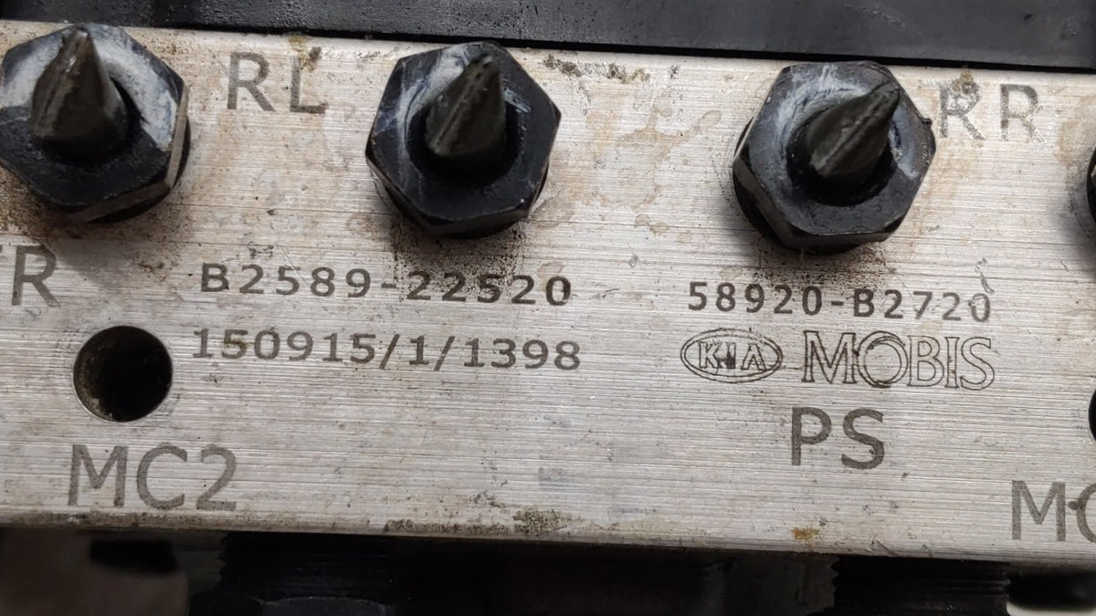 2016 Kia Soul Anti-Lock Brake ABS Pump Module Actuator OEM P/N:58900-B2720 58920-B2720 Fits OEM Used Auto Parts - Oemusedaut