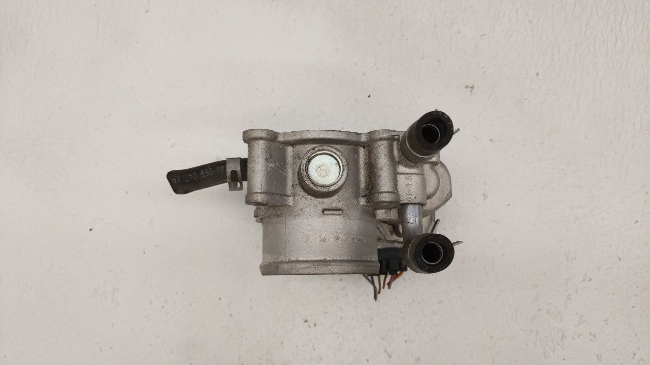 2012-2019 Kia Soul Throttle Body P/N:5302-1S02 35100-2B300 Fits Fits 2012 2013 2014 2015 2016 2017 2018 2019 OEM Used Auto P