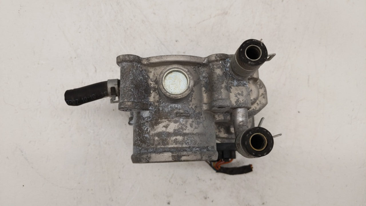 2012-2019 Kia Soul Throttle Body P/N:5302-1S02 35100-2B300 Fits Fits 2012 2013 2014 2015 2016 2017 2018 2019 OEM Used Auto P
