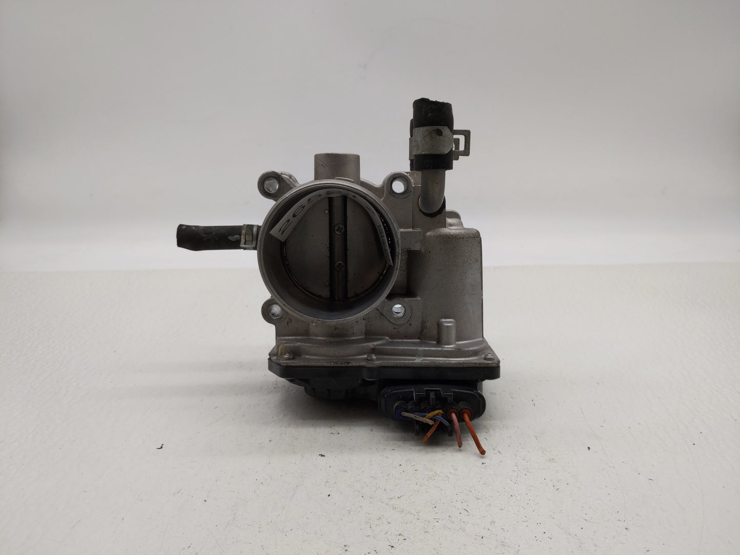 2012-2019 Kia Soul Throttle Body P/N:5302-1S02 35100-2B300 Fits Fits 2012 2013 2014 2015 2016 2017 2018 2019 OEM Used Auto P