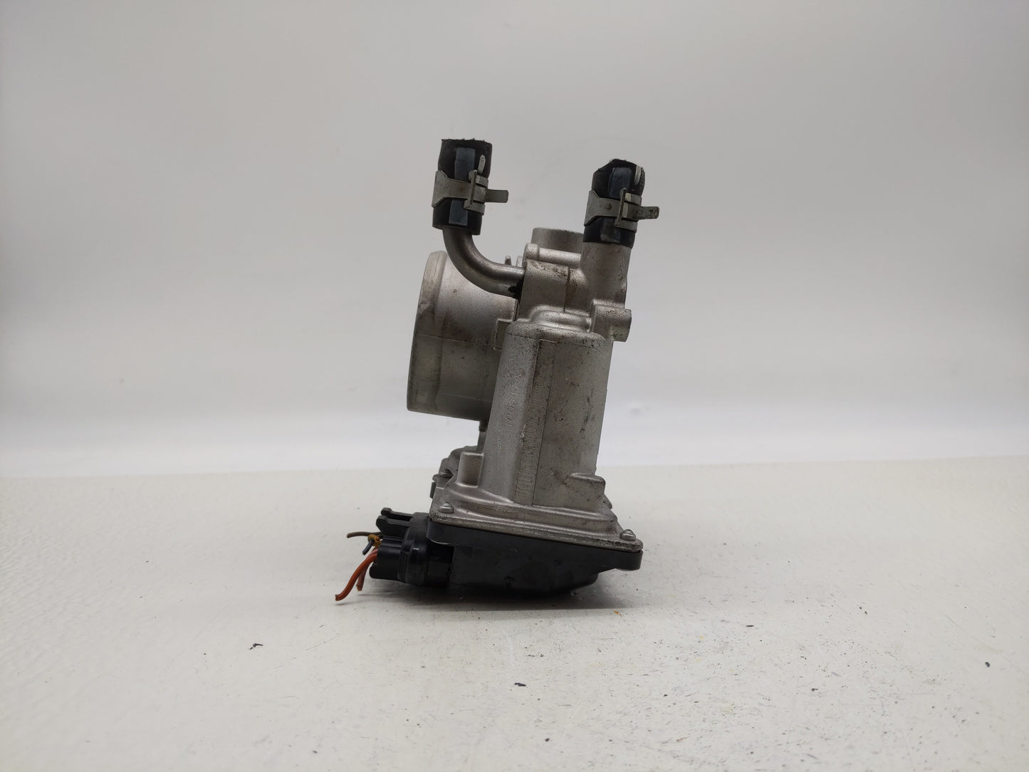 2012-2019 Kia Soul Throttle Body P/N:5302-1S02 35100-2B300 Fits Fits 2012 2013 2014 2015 2016 2017 2018 2019 OEM Used Auto P