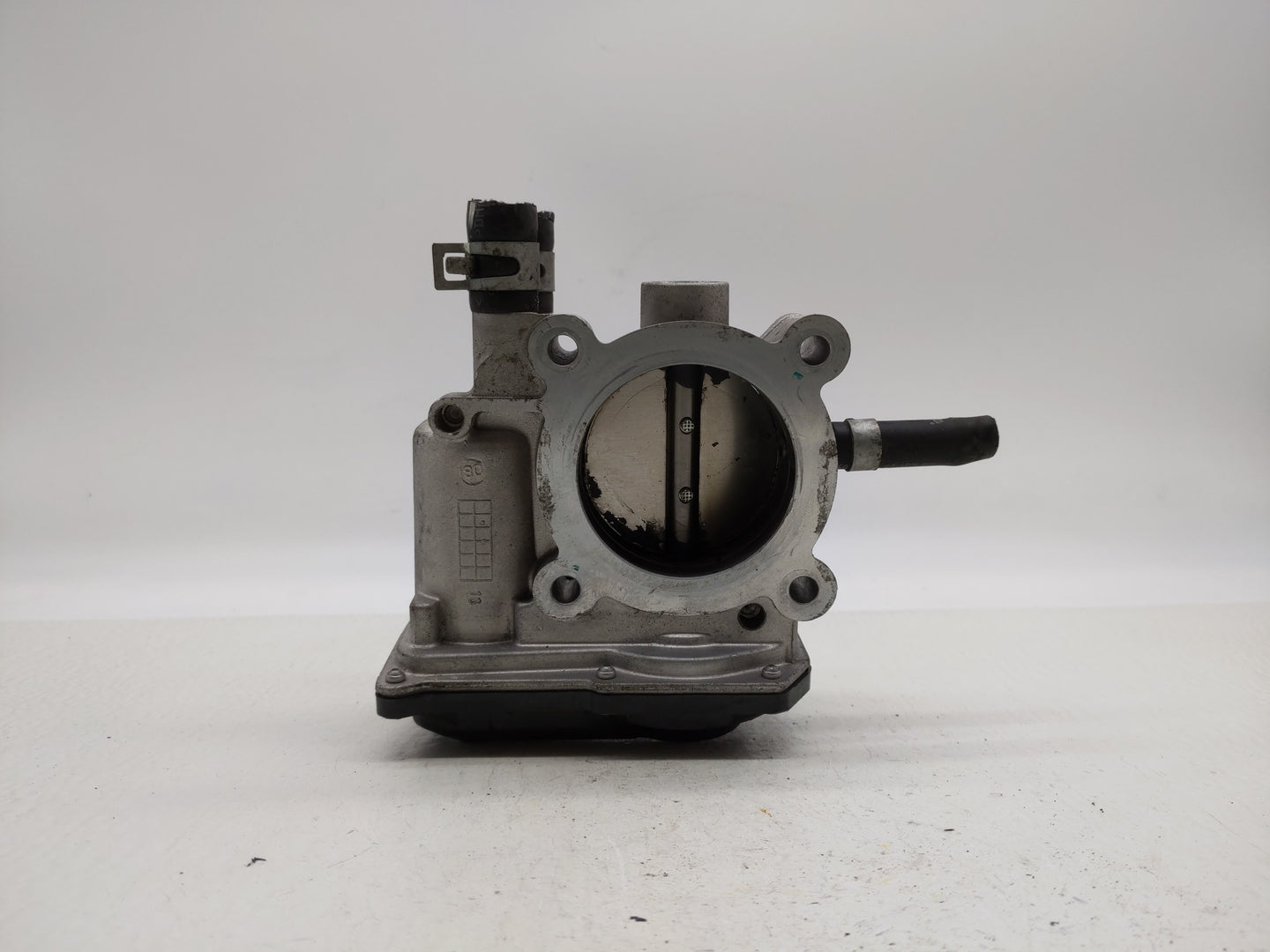 2012-2019 Kia Soul Throttle Body P/N:5302-1S02 35100-2B300 Fits Fits 2012 2013 2014 2015 2016 2017 2018 2019 OEM Used Auto P
