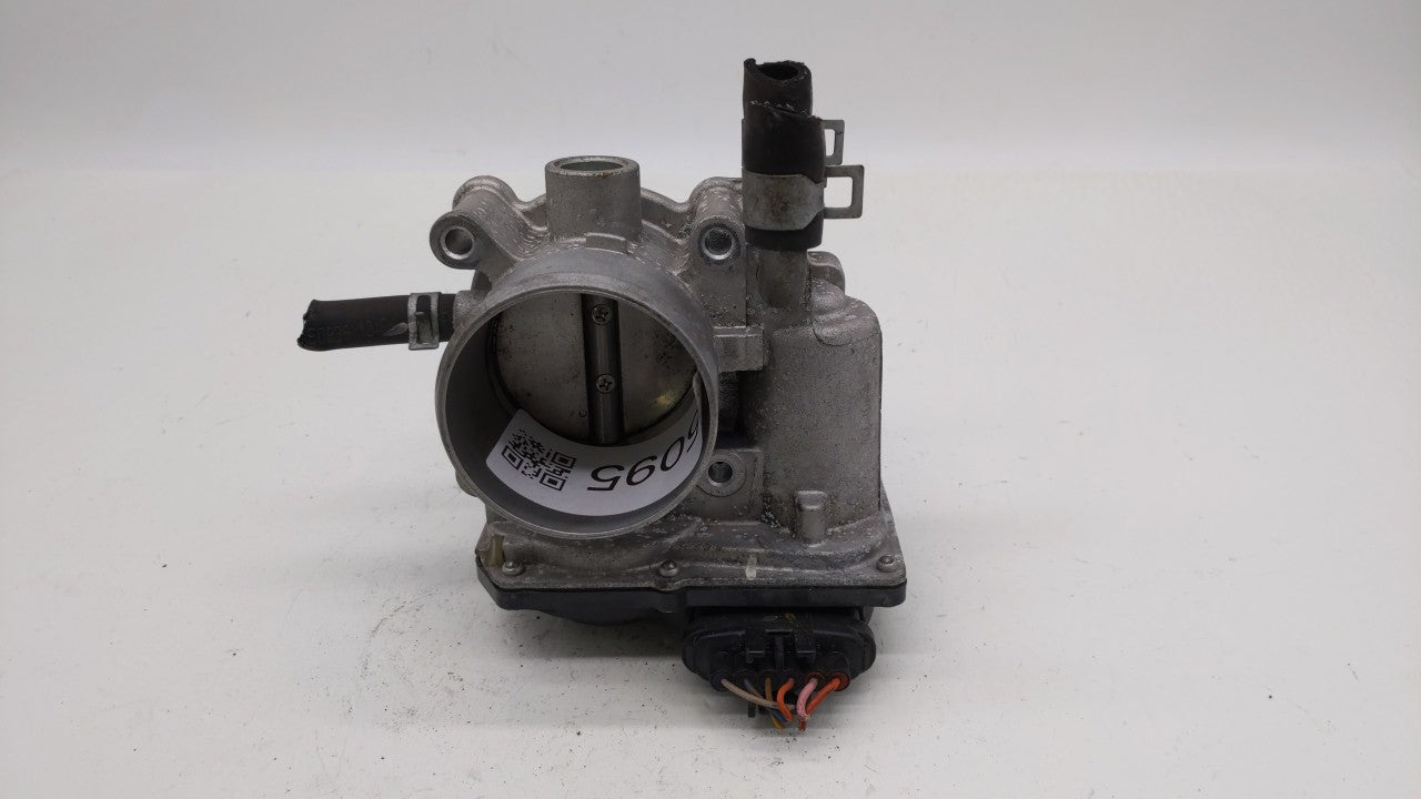 2012-2019 Kia Soul Throttle Body P/N:5302-1S02 35100-2B300 Fits Fits 2012 2013 2014 2015 2016 2017 2018 2019 OEM Used Auto P