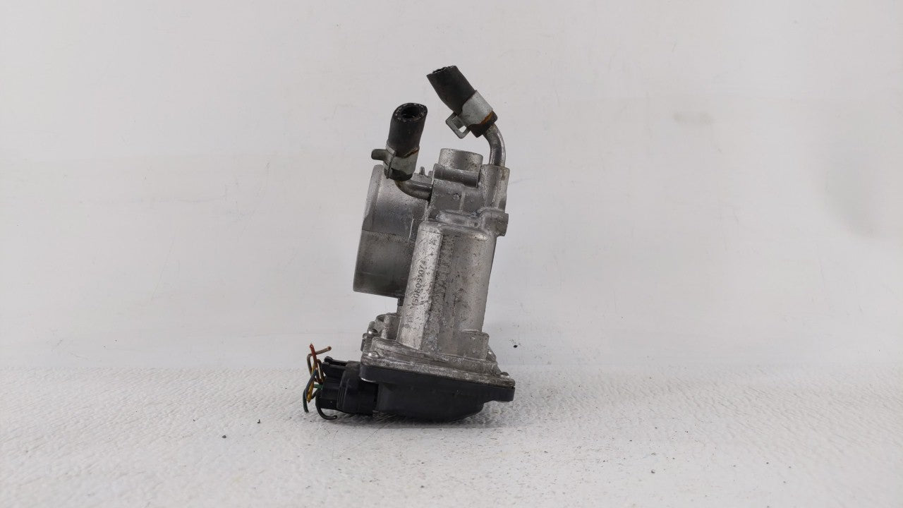 2014-2019 Kia Soul Throttle Body P/N:35100-2E000 Fits Fits 2011 2012 2013 2014 2015 2016 2017 2018 2019 OEM Used Auto Parts 