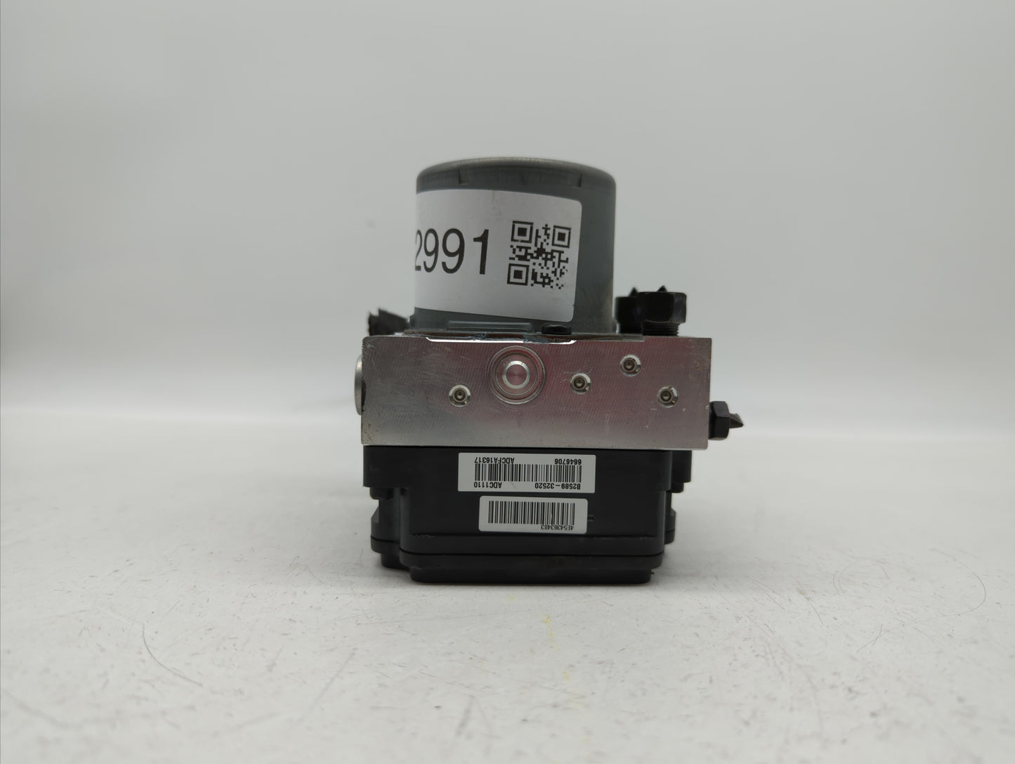 2016 Kia Soul ABS Pump Control Module Replacement P/N:58900-B2720 58920-B2720 Fits OEM Used Auto Parts - Oemusedautoparts1.c