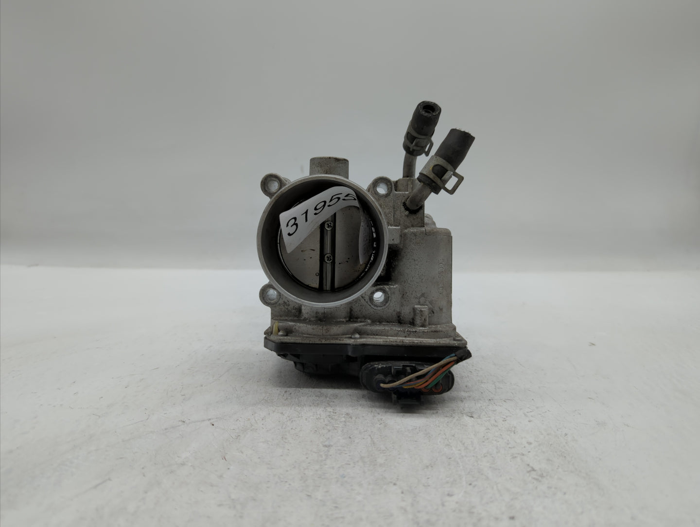 2014-2019 Kia Soul Throttle Body P/N:35100-2E710 35100-2E000 Fits Fits 2011 2012 2013 2014 2015 2016 2017 2018 2019 OEM Used