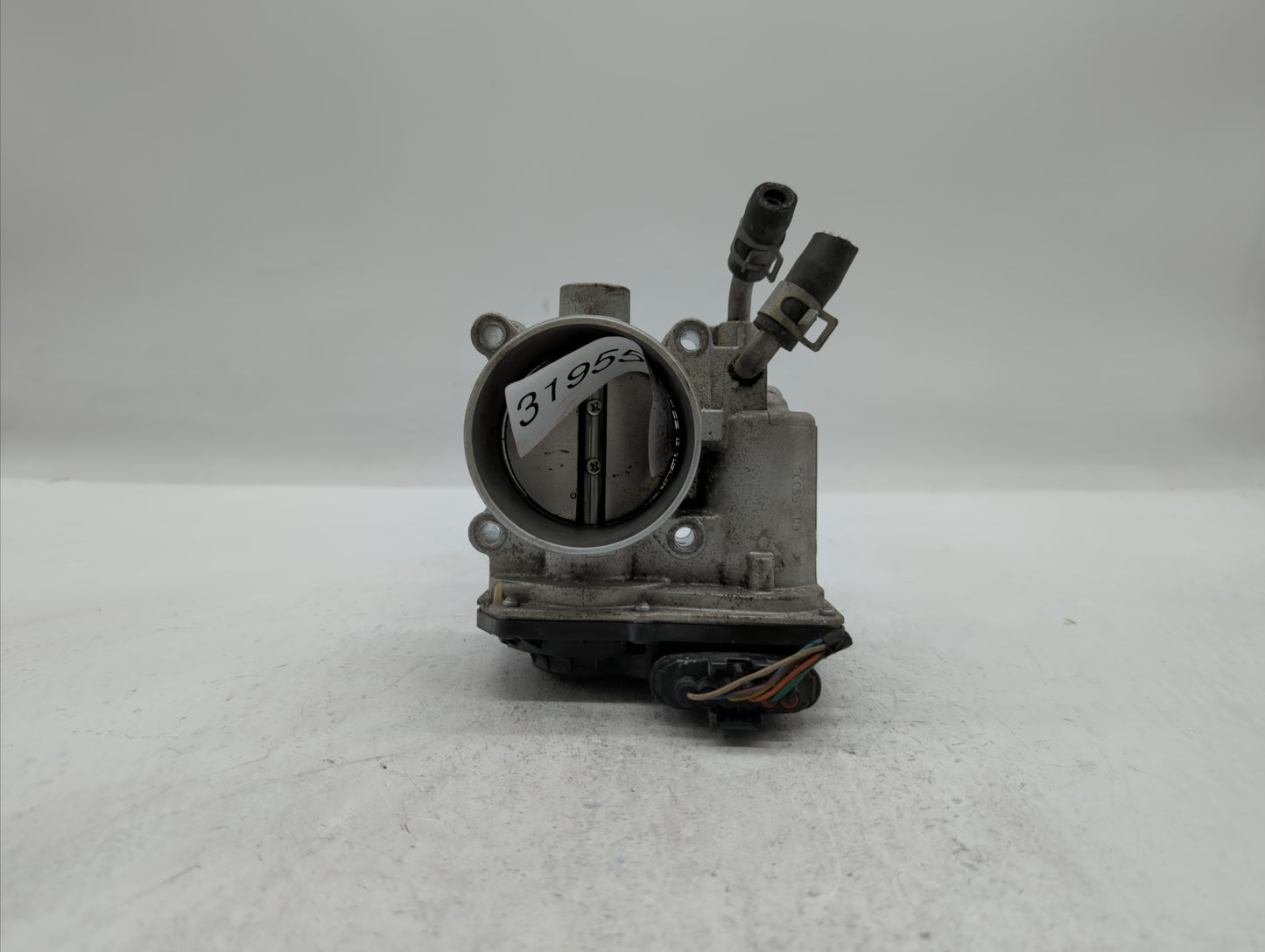 2014-2019 Kia Soul Throttle Body P/N:35100-2E710 35100-2E000 Fits Fits 2011 2012 2013 2014 2015 2016 2017 2018 2019 OEM Used