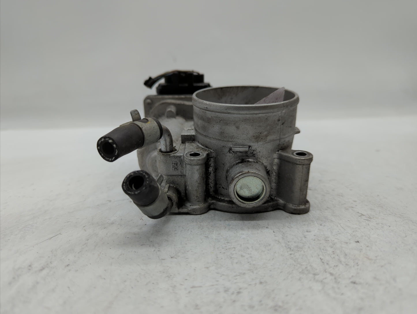 2014-2019 Kia Soul Throttle Body P/N:35100-2E710 35100-2E000 Fits Fits 2011 2012 2013 2014 2015 2016 2017 2018 2019 OEM Used