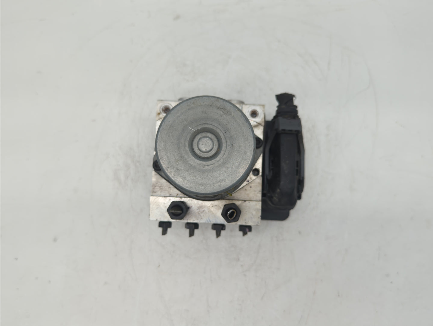 2016 Kia Soul ABS Pump Control Module Replacement P/N:58900-B2720 58920-B2720 Fits OEM Used Auto Parts - Oemusedautoparts1.c