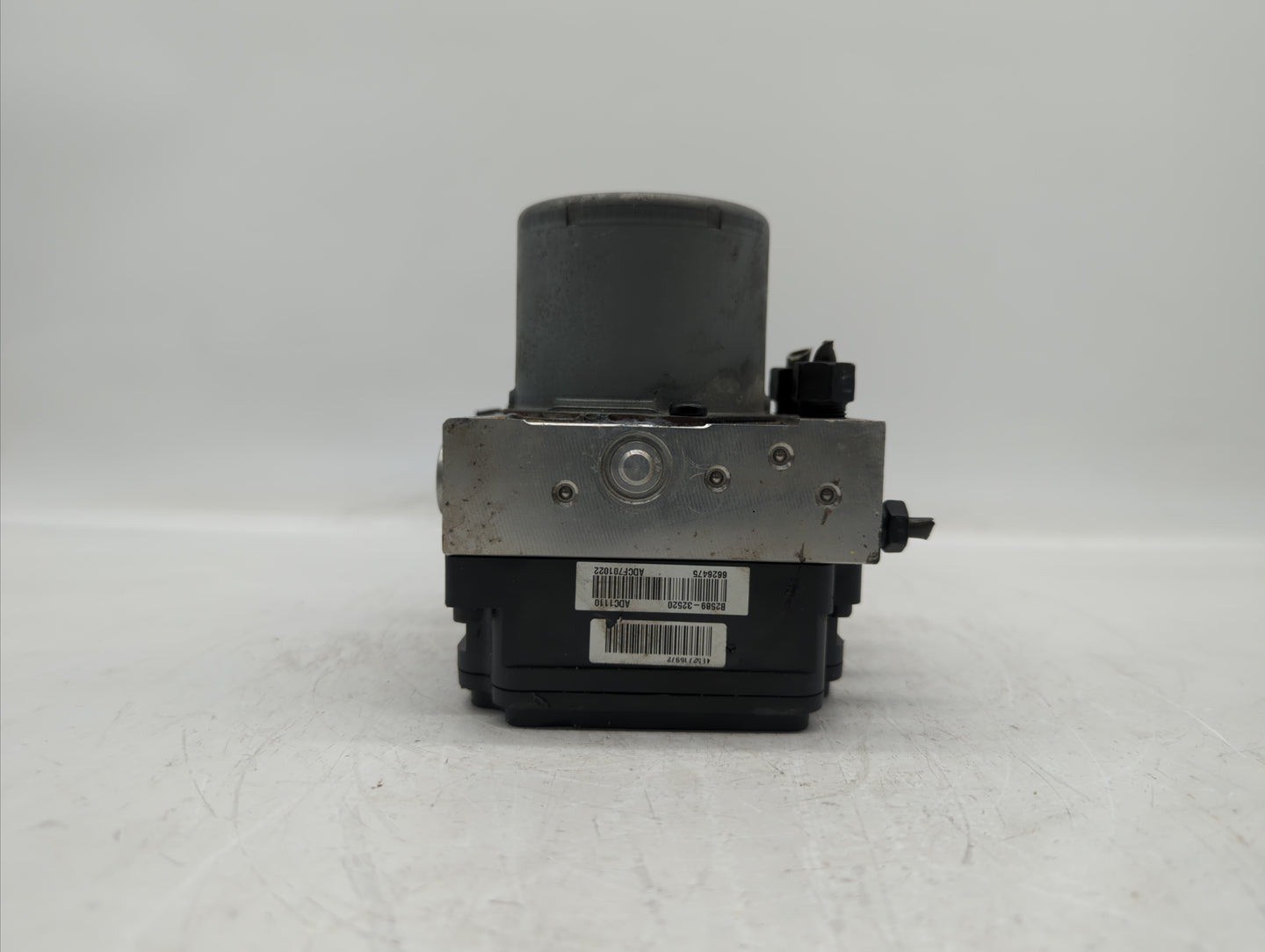 2016 Kia Soul ABS Pump Control Module Replacement P/N:58900-B2720 58920-B2720 Fits OEM Used Auto Parts - Oemusedautoparts1.c