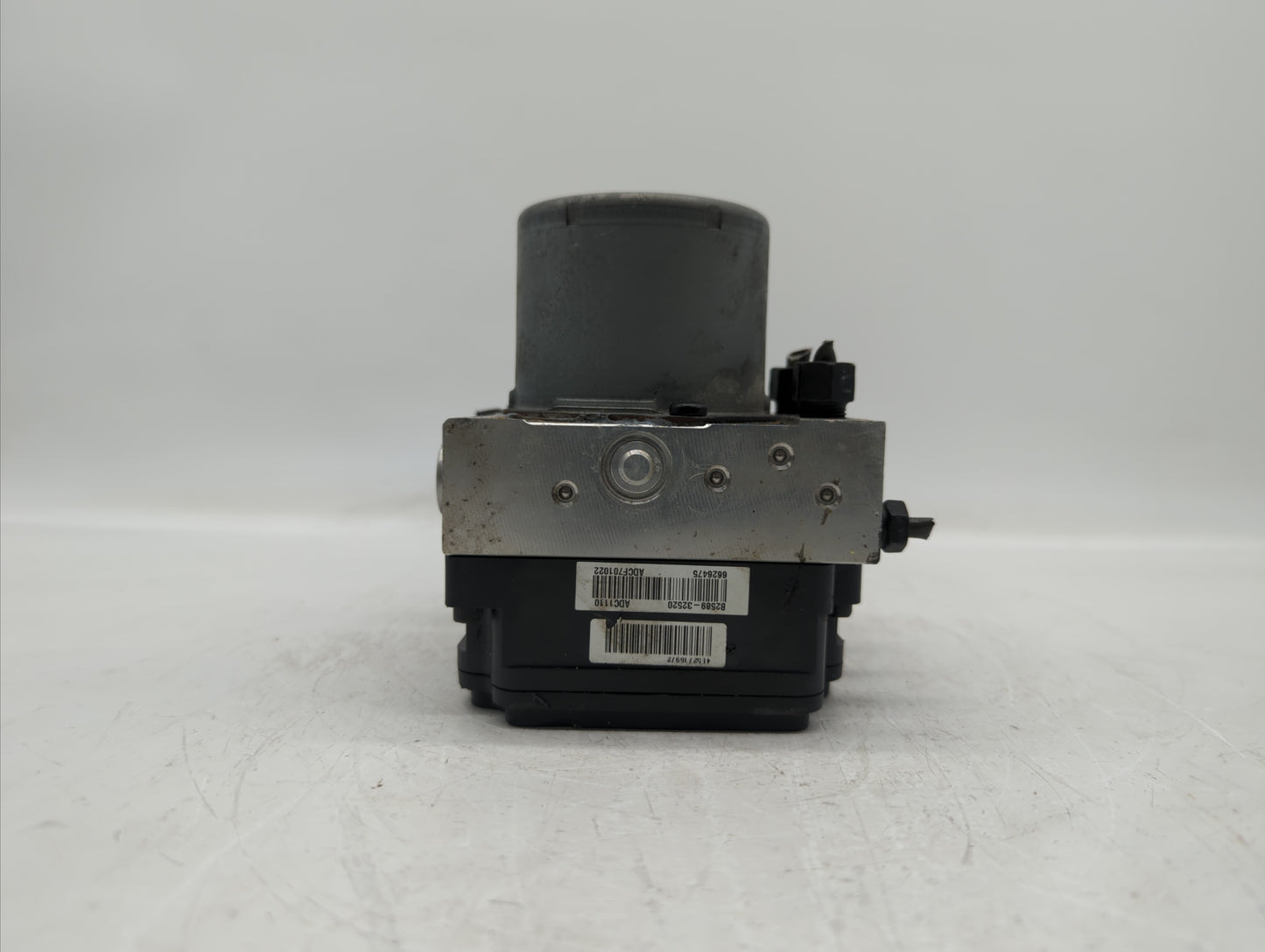 2016 Kia Soul ABS Pump Control Module Replacement P/N:58900-B2720 58920-B2720 Fits OEM Used Auto Parts - Oemusedautoparts1.c