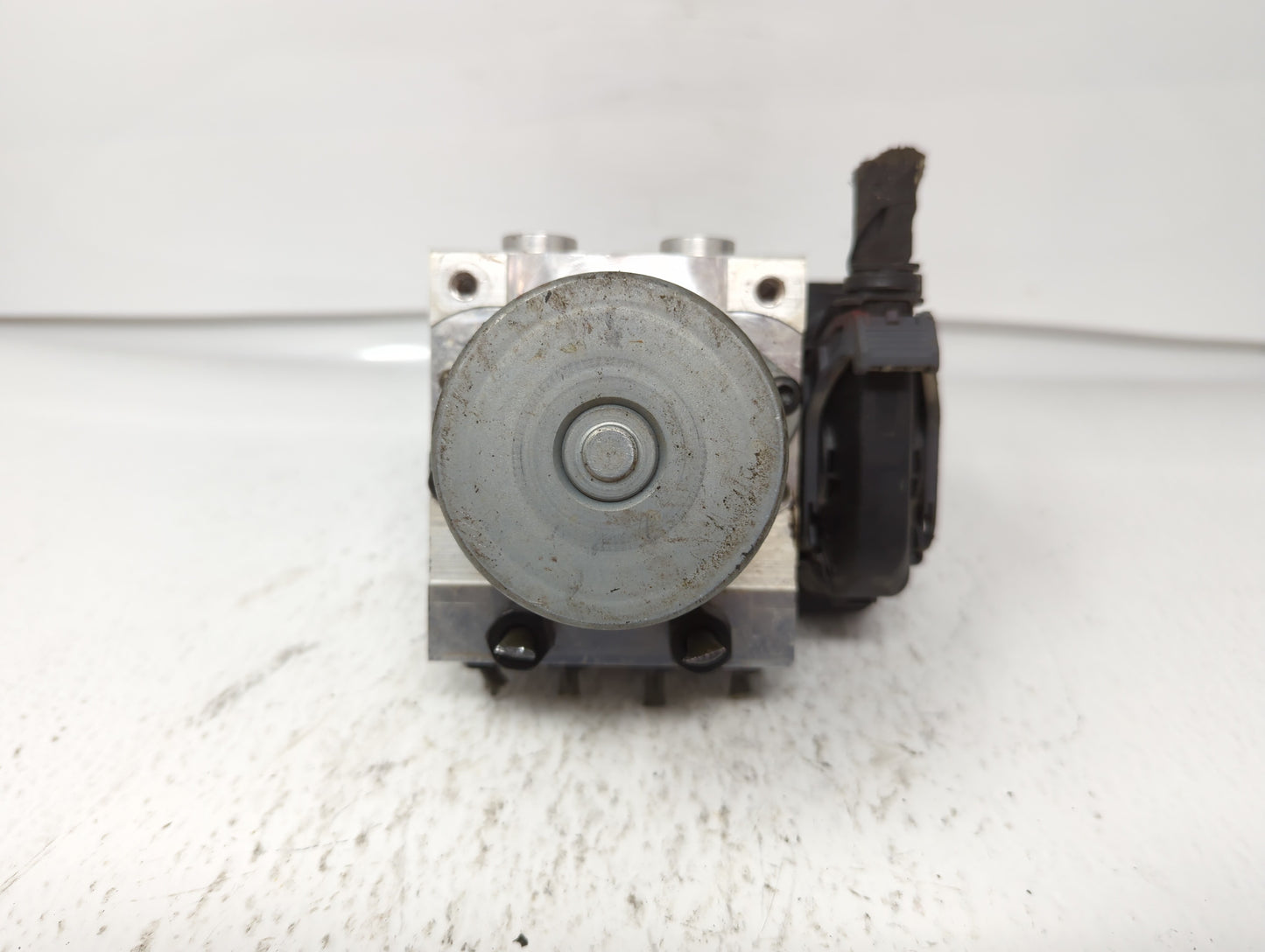 2016 Kia Soul ABS Pump Control Module Replacement P/N:58900-B2720 58920-B2720 Fits OEM Used Auto Parts - Oemusedautoparts1.c
