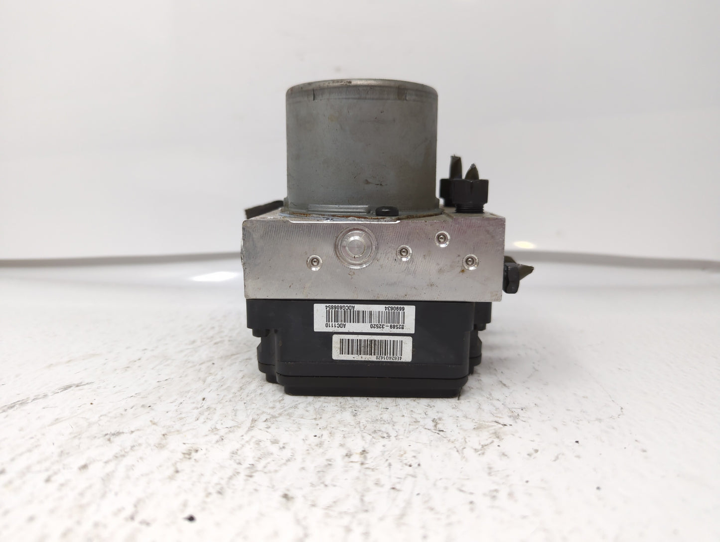 2016 Kia Soul ABS Pump Control Module Replacement P/N:58900-B2720 58920-B2720 Fits OEM Used Auto Parts - Oemusedautoparts1.c