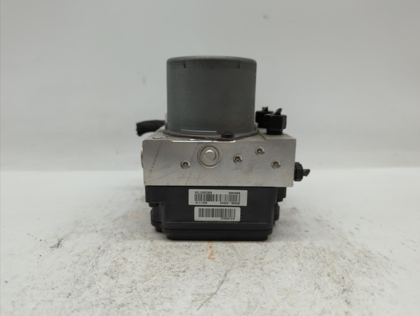 2016 Kia Soul ABS Pump Control Module Replacement P/N:58900-B2720 58920-B2720 Fits OEM Used Auto Parts - Oemusedautoparts1.c