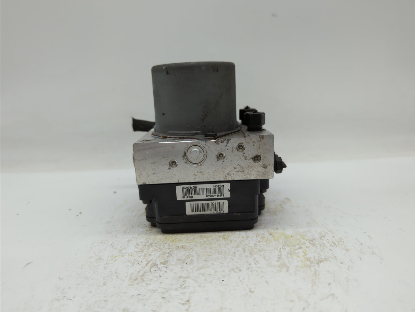 2016 Kia Soul ABS Pump Control Module Replacement P/N:58900-B2720 58920-B2720 Fits OEM Used Auto Parts - Oemusedautoparts1.c
