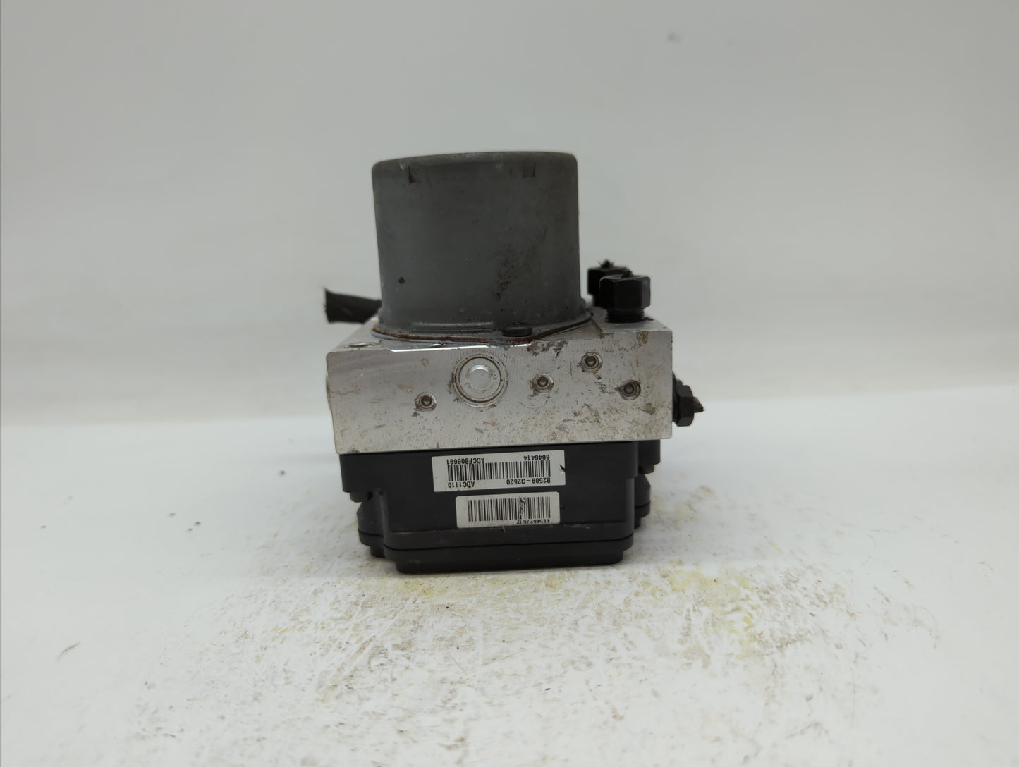 2016 Kia Soul ABS Pump Control Module Replacement P/N:58900-B2720 58920-B2720 Fits OEM Used Auto Parts - Oemusedautoparts1.c