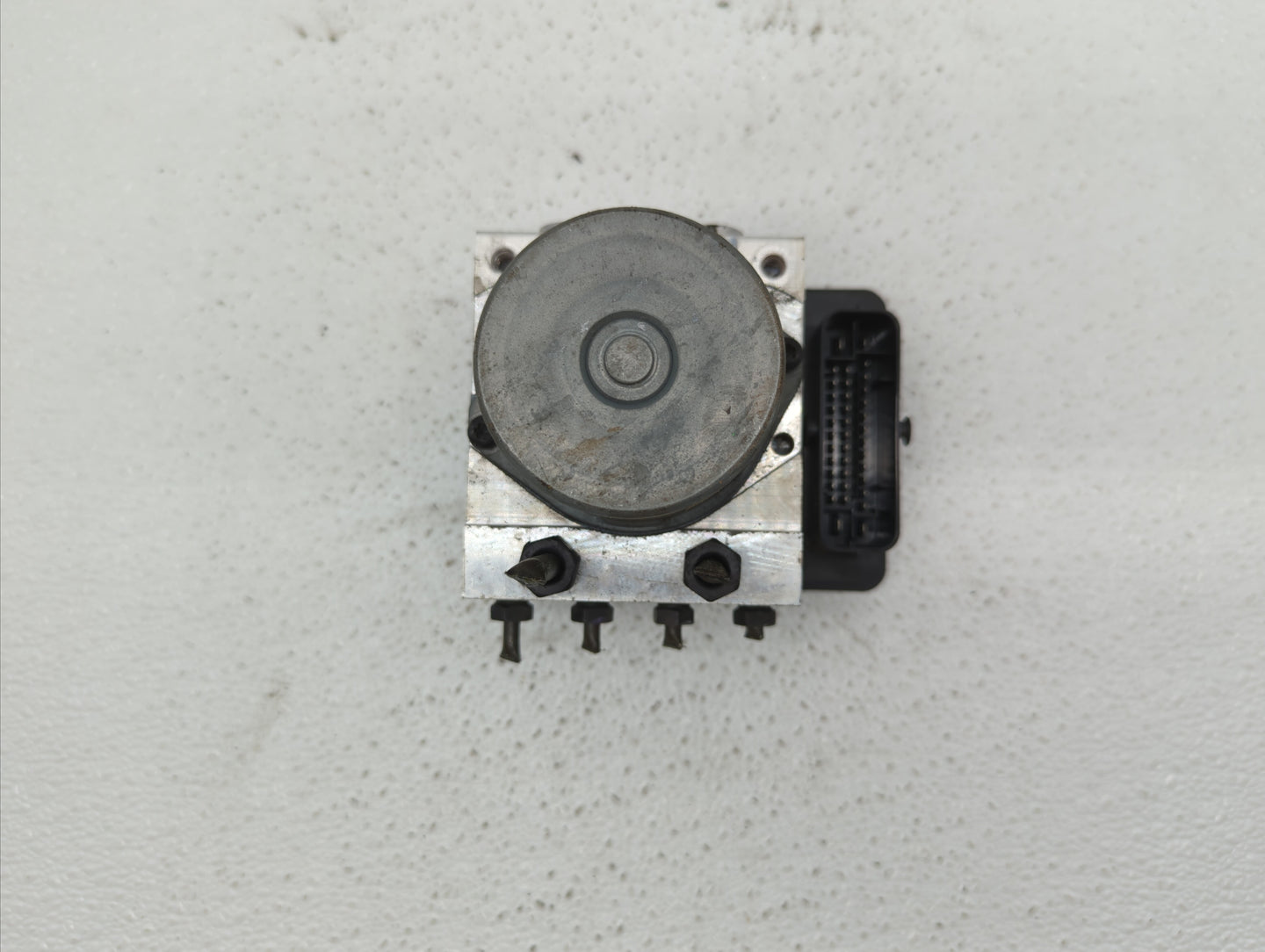 2016 Kia Soul ABS Pump Control Module Replacement P/N:58900-B2720 58920-B2720 Fits OEM Used Auto Parts - Oemusedautoparts1.c