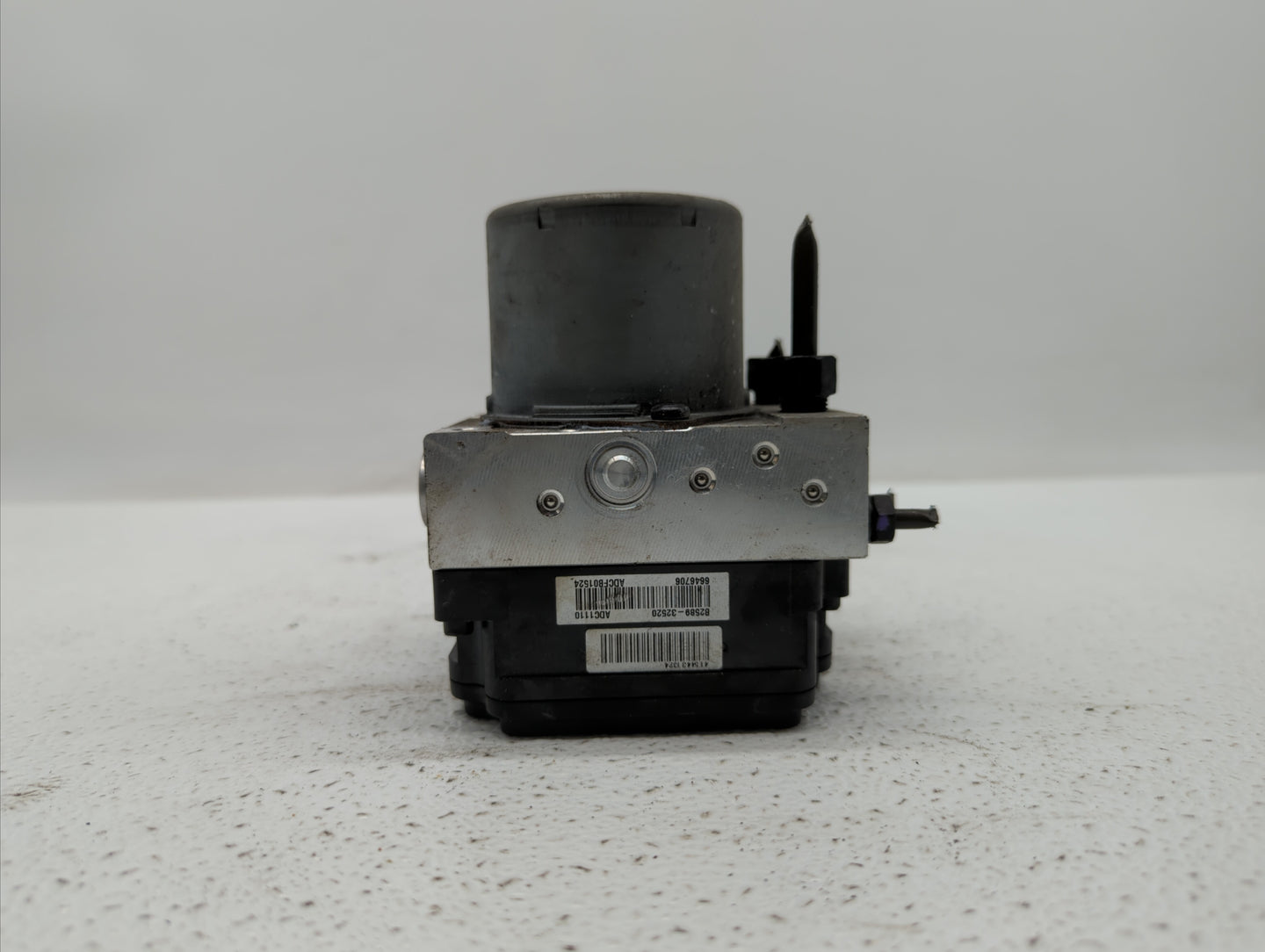 2016 Kia Soul ABS Pump Control Module Replacement P/N:58900-B2720 58920-B2720 Fits OEM Used Auto Parts - Oemusedautoparts1.c