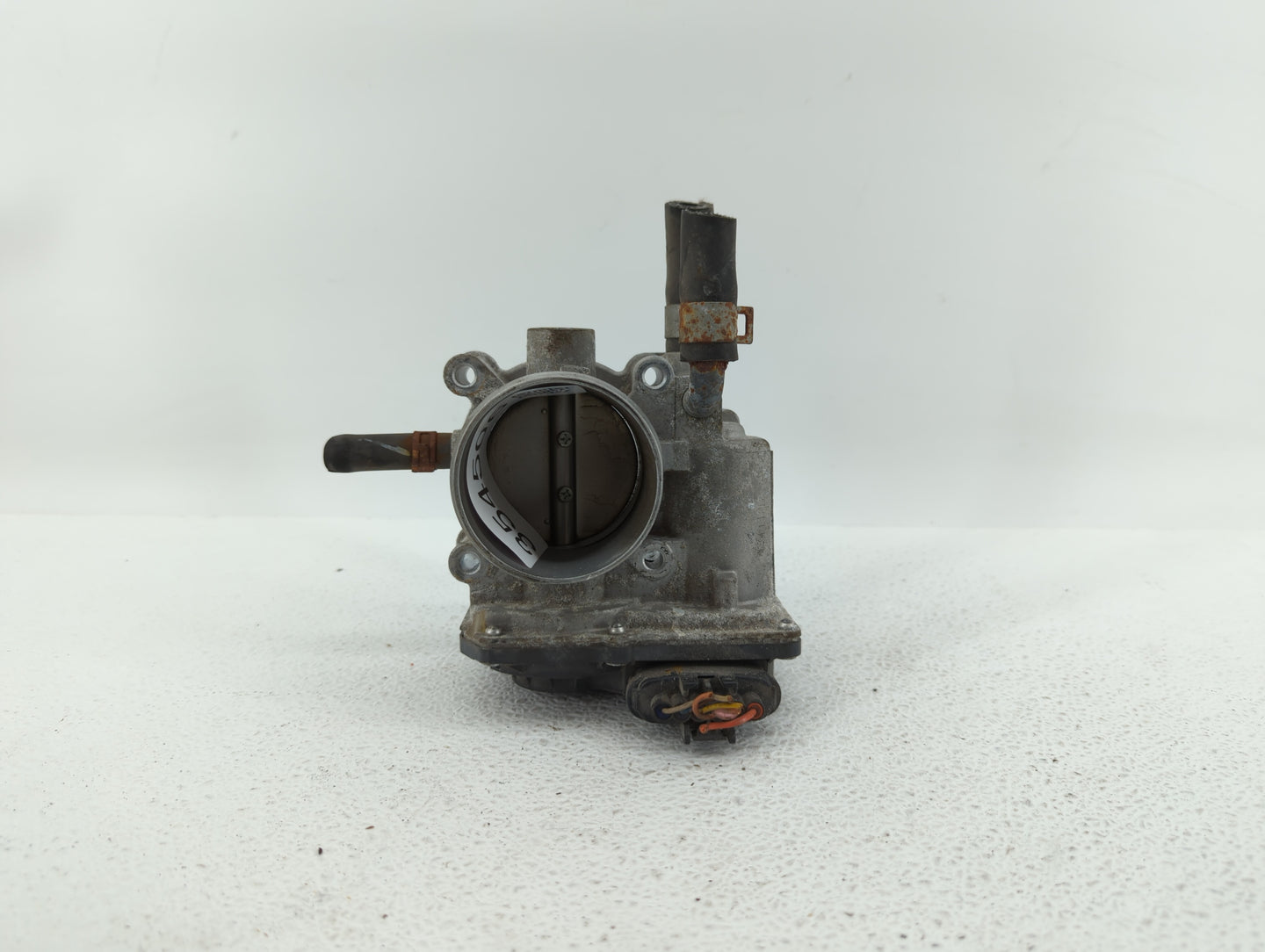 2012-2019 Kia Soul Throttle Body P/N:35100-2B300 Fits Fits 2012 2013 2014 2015 2016 2017 2018 2019 OEM Used Auto Parts - Oem