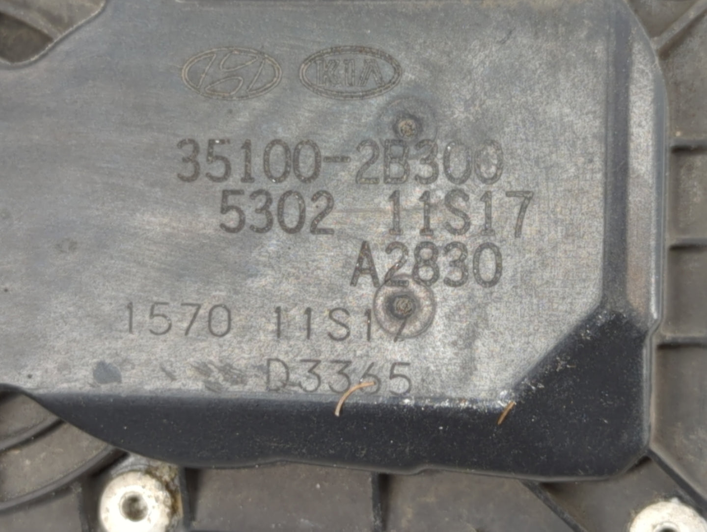 2012-2019 Kia Soul Throttle Body P/N:35100-2B300 Fits Fits 2012 2013 2014 2015 2016 2017 2018 2019 OEM Used Auto Parts - Oem