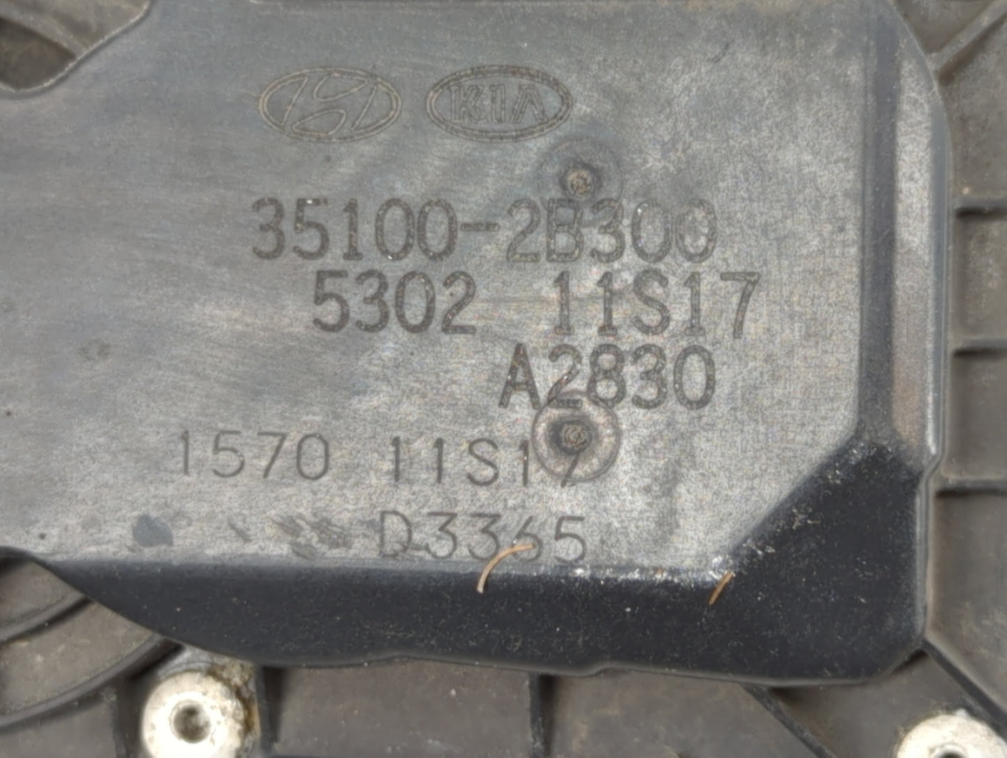 2012-2019 Kia Soul Throttle Body P/N:35100-2B300 Fits Fits 2012 2013 2014 2015 2016 2017 2018 2019 OEM Used Auto Parts - Oem