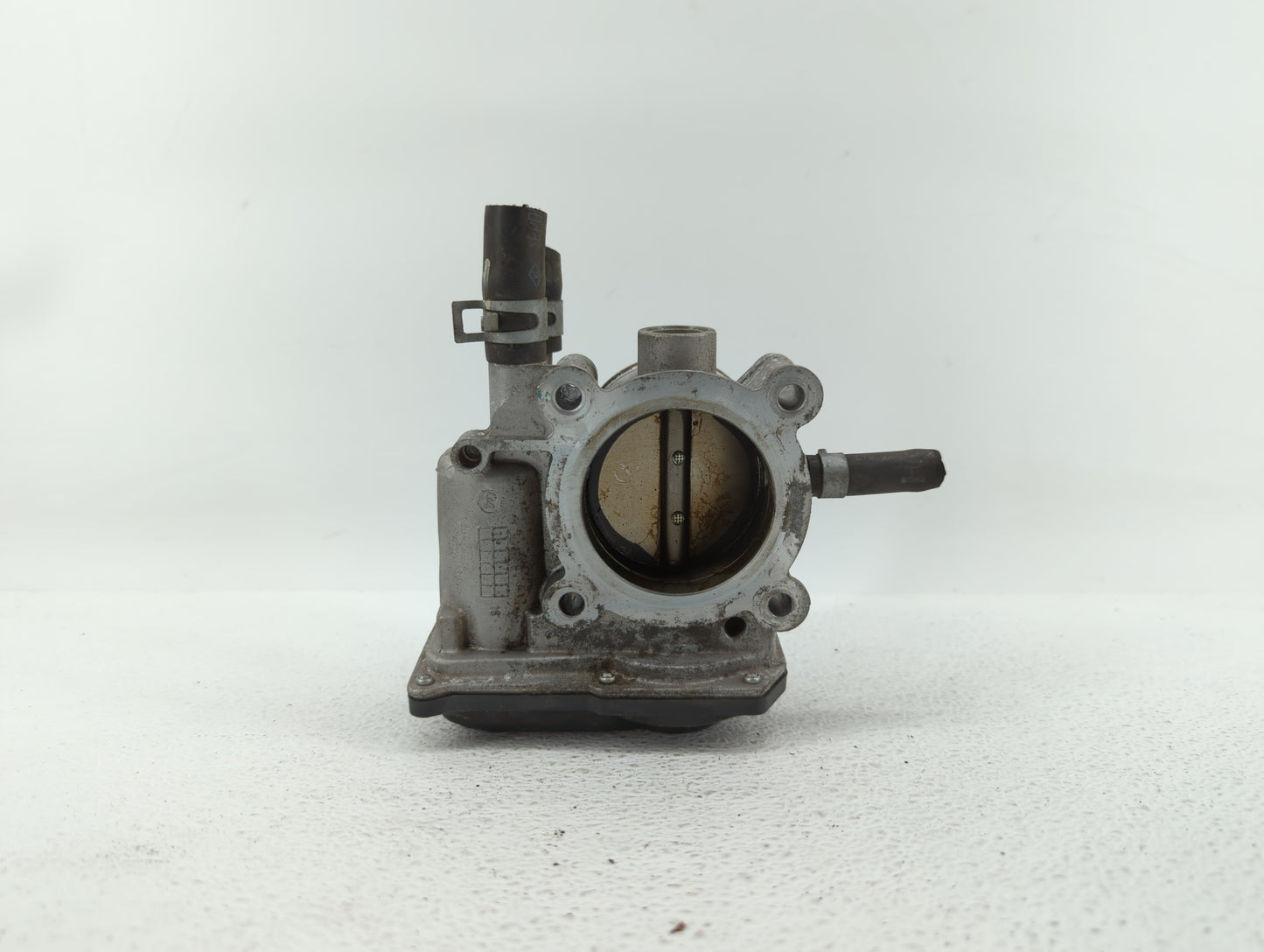 2012-2019 Kia Soul Throttle Body P/N:35100-2B300 Fits Fits 2012 2013 2014 2015 2016 2017 2018 2019 OEM Used Auto Parts - Oem