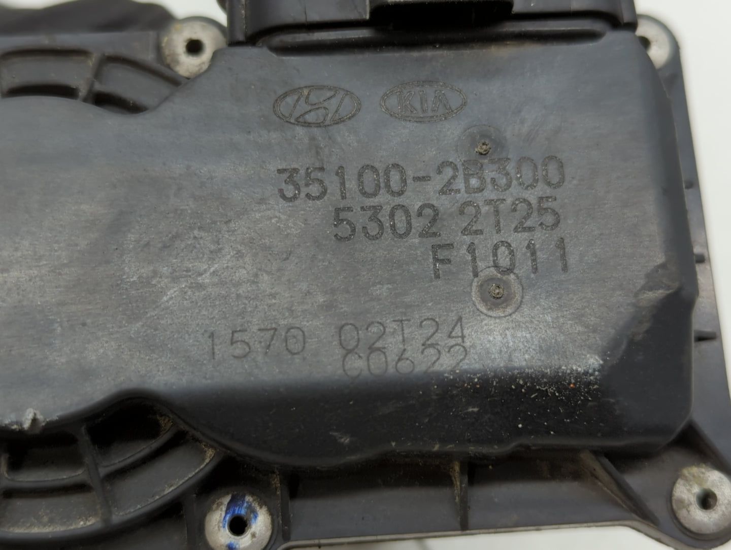 2012-2019 Kia Soul Throttle Body P/N:35100-2B300 Fits Fits 2012 2013 2014 2015 2016 2017 2018 2019 OEM Used Auto Parts - Oem