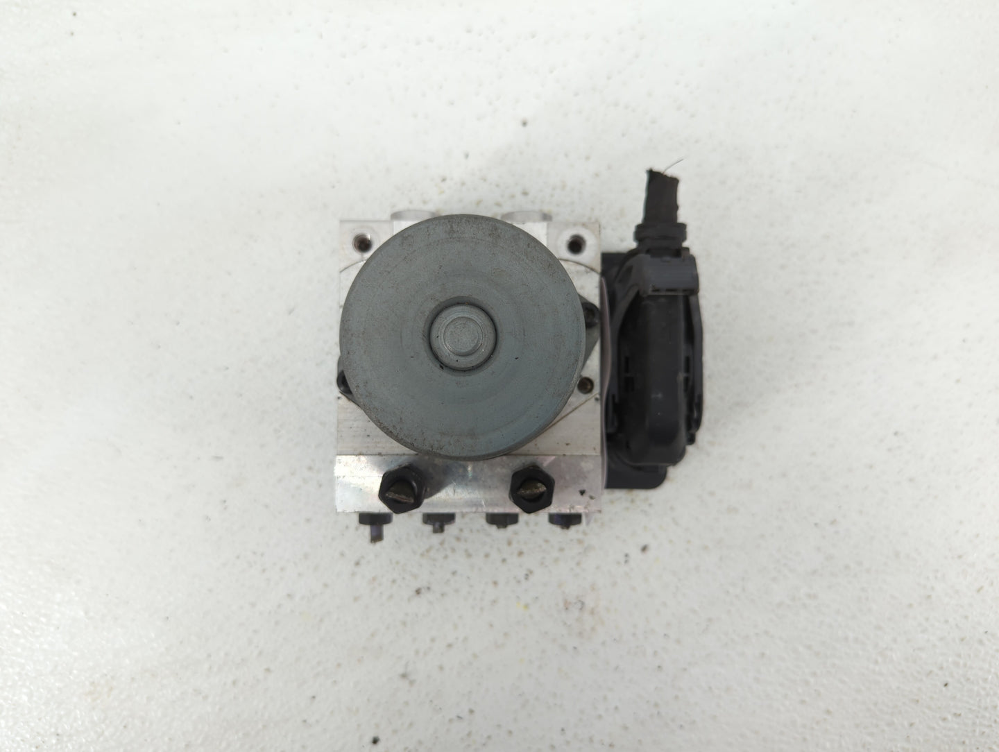 2016 Kia Soul ABS Pump Control Module Replacement P/N:58900-B2720 58920-B2720 Fits OEM Used Auto Parts - Oemusedautoparts1.c