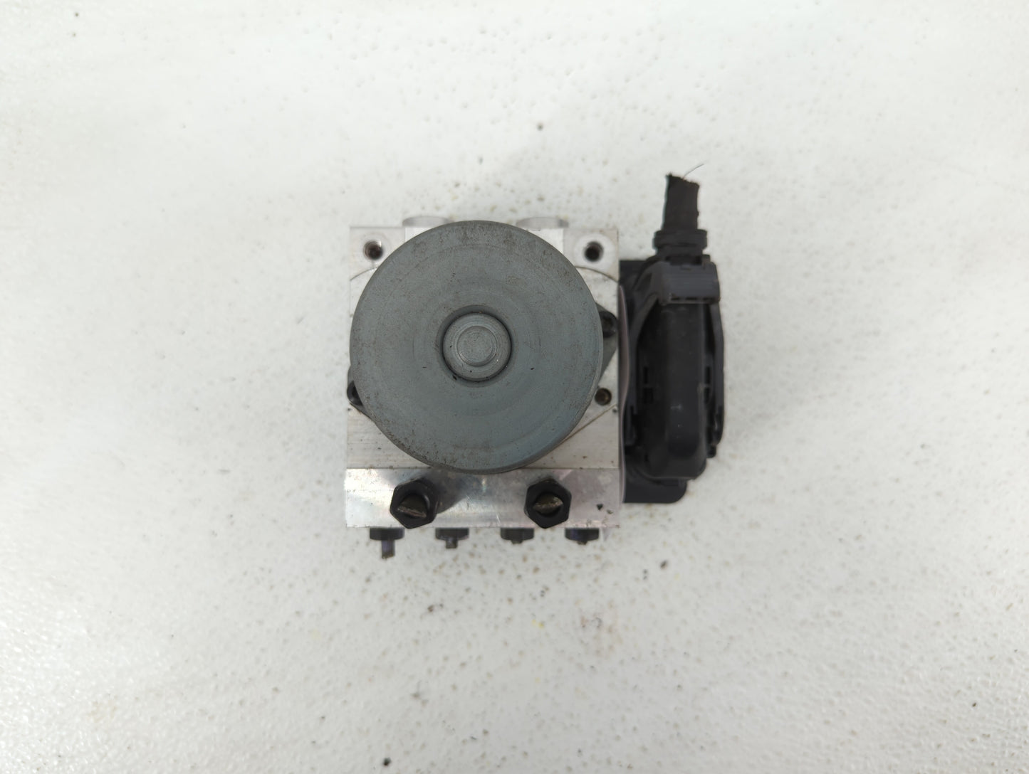 2016 Kia Soul ABS Pump Control Module Replacement P/N:58900-B2720 58920-B2720 Fits OEM Used Auto Parts - Oemusedautoparts1.c