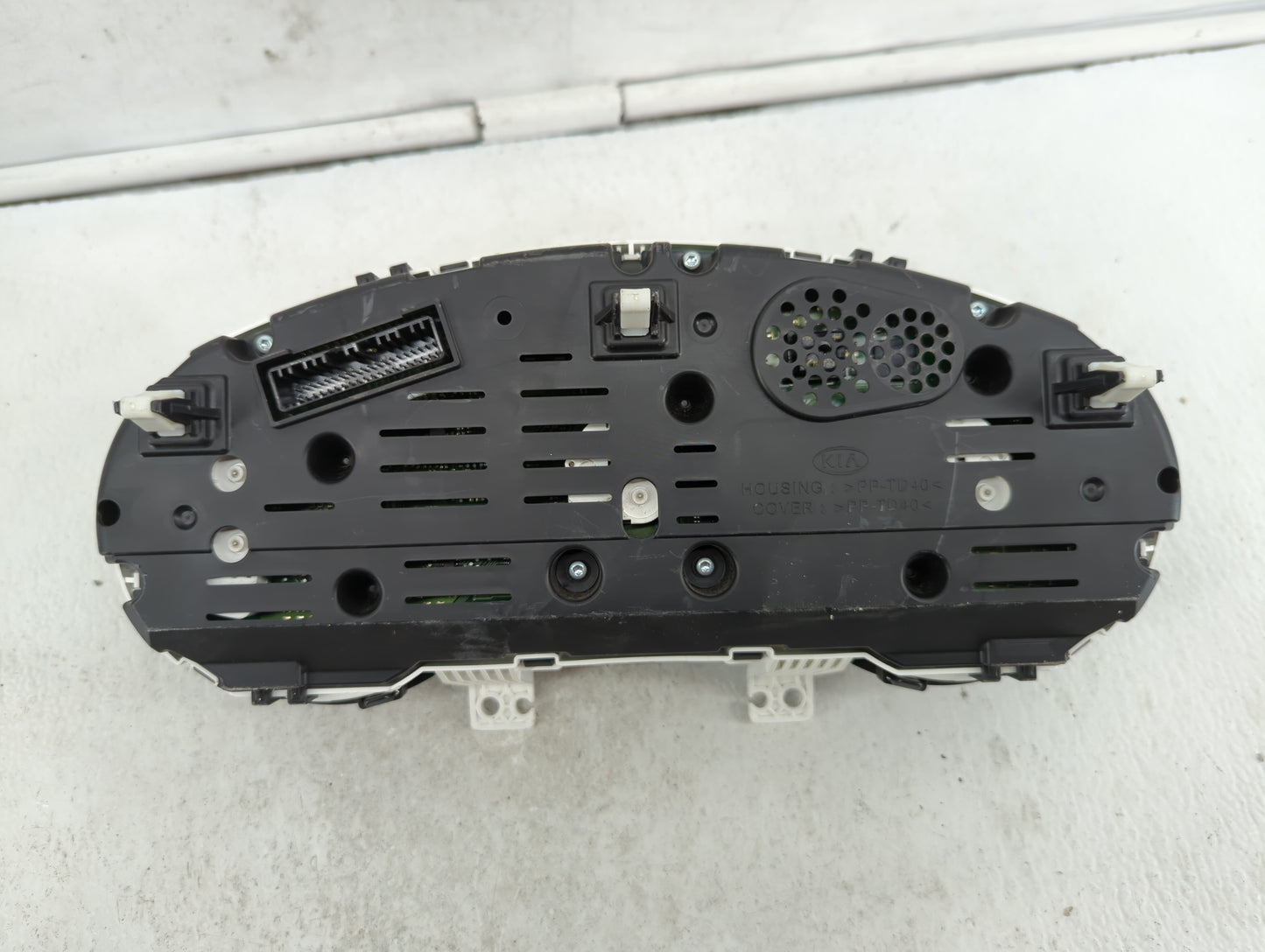 2016 Kia Soul Instrument Cluster Speedometer Gauges P/N:94006-B2600 Fits OEM Used Auto Parts - Oemusedautoparts1.com