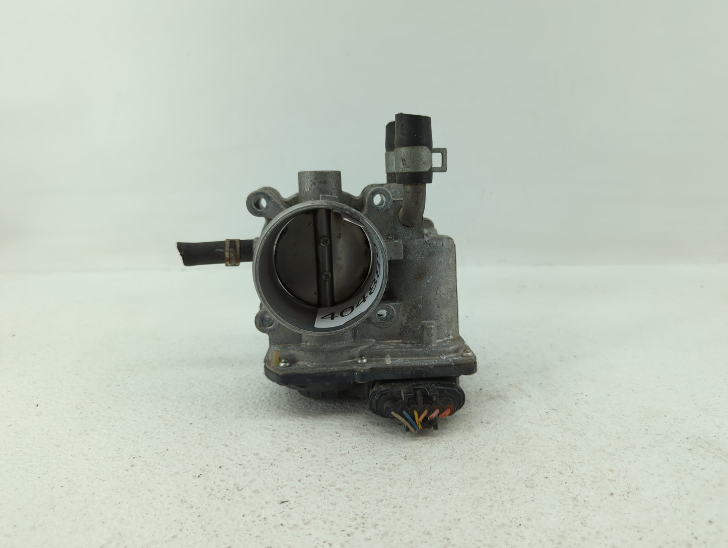 2012-2019 Kia Soul Throttle Body P/N:35100-2B300 Fits Fits 2012 2013 2014 2015 2016 2017 2018 2019 OEM Used Auto Parts - Oem