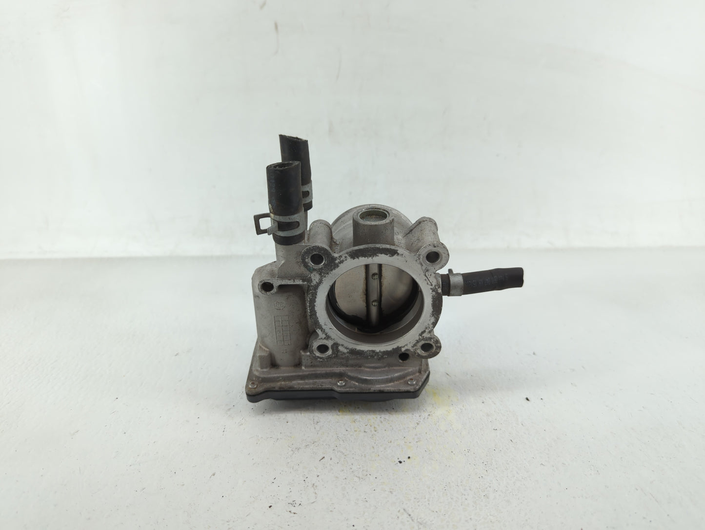2012-2019 Kia Soul Throttle Body P/N:35100-2B300 Fits Fits 2012 2013 2014 2015 2016 2017 2018 2019 OEM Used Auto Parts - Oem