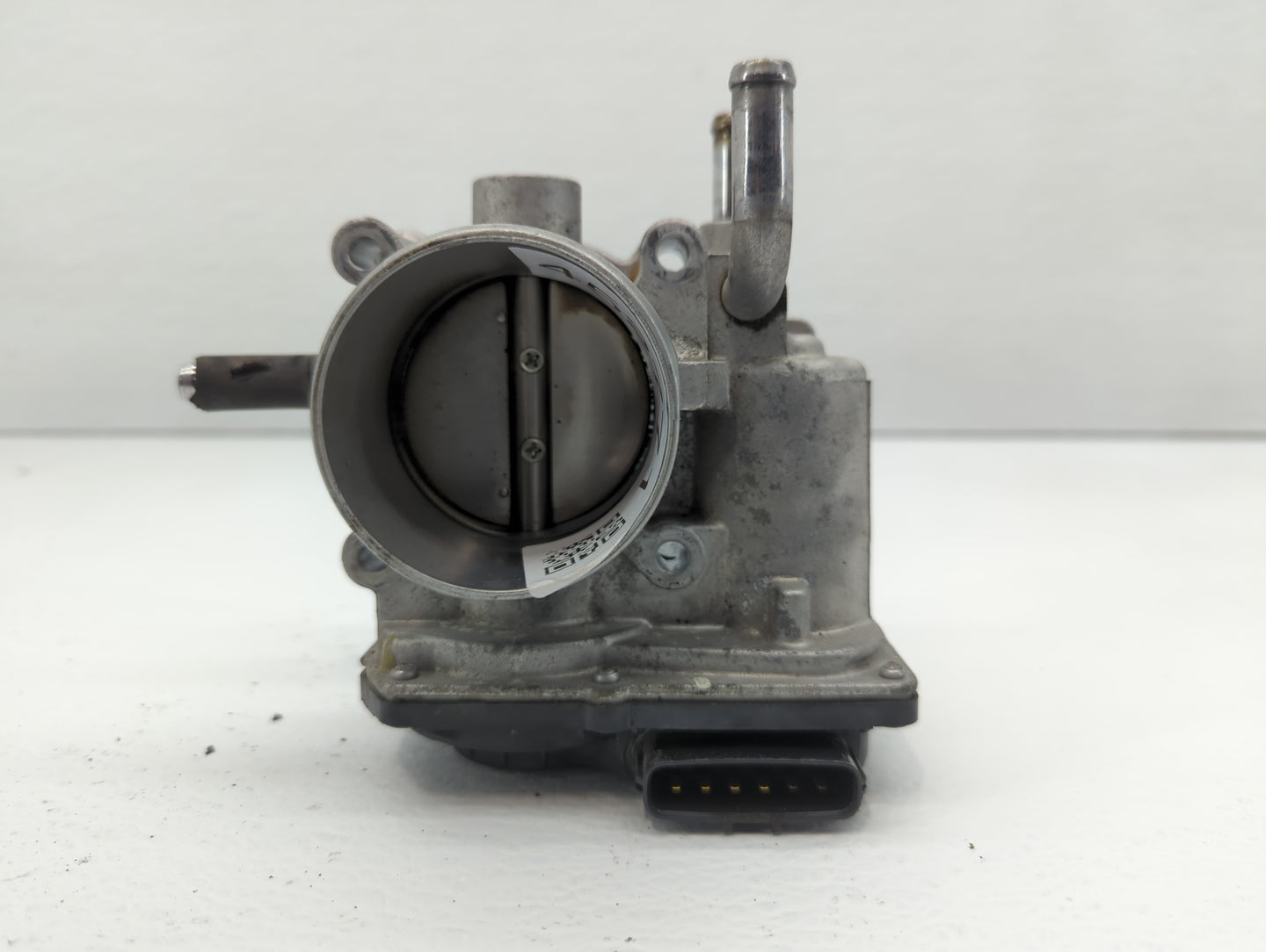 2012-2019 Kia Soul Throttle Body P/N:35100-2B300 Fits Fits 2012 2013 2014 2015 2016 2017 2018 2019 OEM Used Auto Parts - Oem