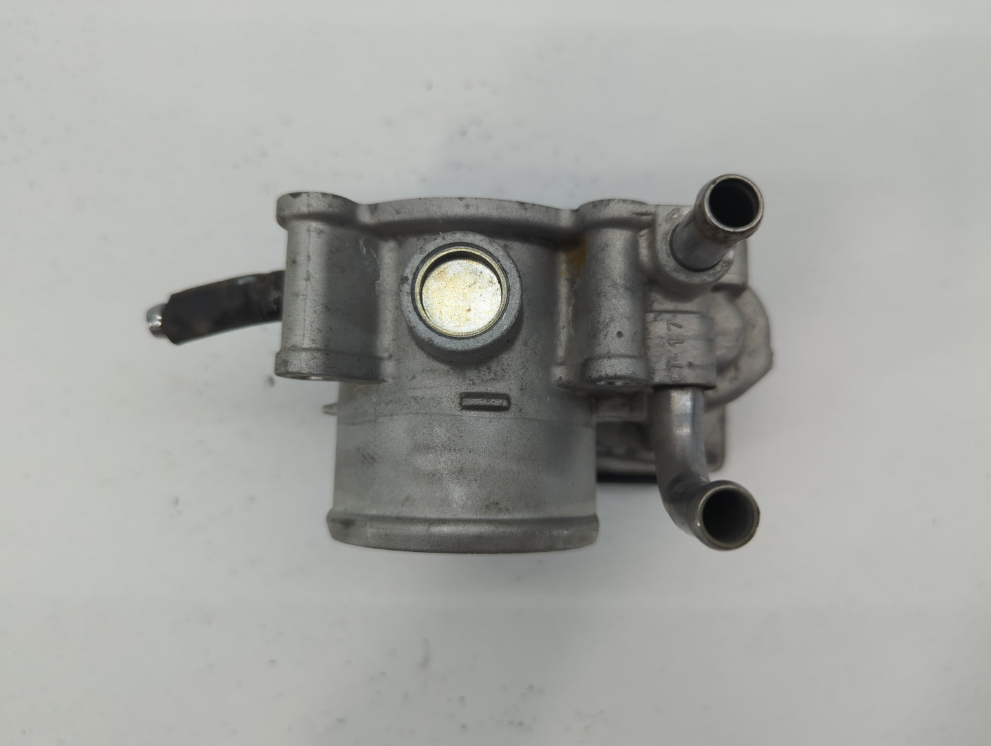 2012-2019 Kia Soul Throttle Body P/N:35100-2B300 Fits Fits 2012 2013 2014 2015 2016 2017 2018 2019 OEM Used Auto Parts - Oem