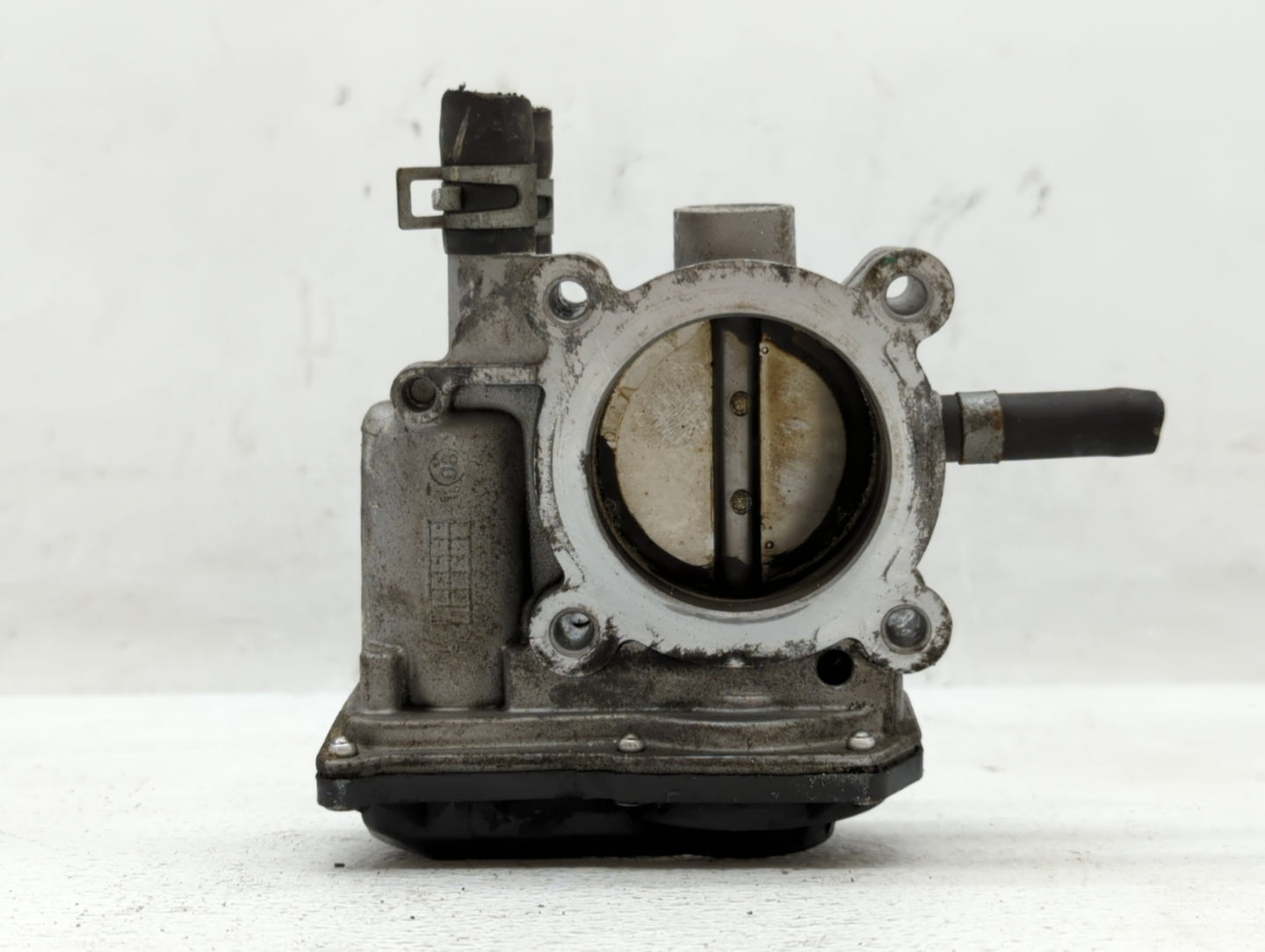 2012-2019 Kia Soul Throttle Body P/N:35100-2B300 Fits Fits 2012 2013 2014 2015 2016 2017 2018 2019 OEM Used Auto Parts - Oem