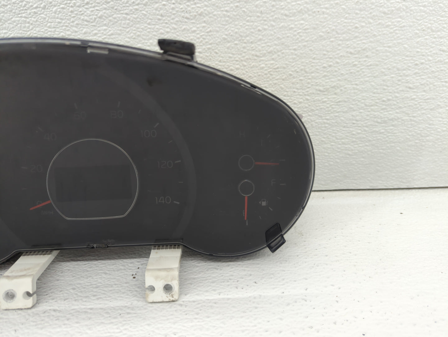 2016 Kia Soul Instrument Cluster Speedometer Gauges P/N:94006-B2630 Fits OEM Used Auto Parts - Oemusedautoparts1.com