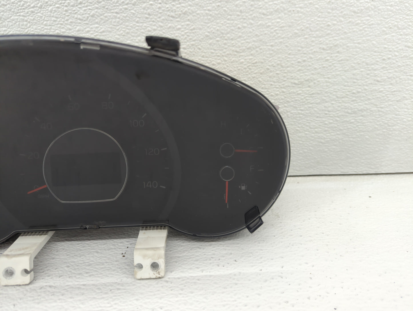 2016 Kia Soul Instrument Cluster Speedometer Gauges P/N:94006-B2630 Fits OEM Used Auto Parts - Oemusedautoparts1.com