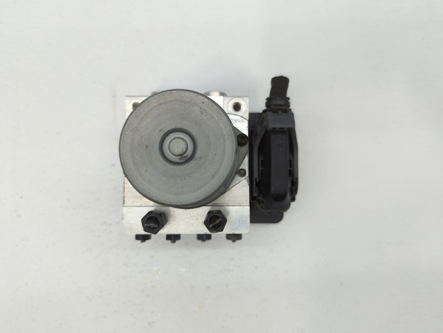 2016 Kia Soul ABS Pump Control Module Replacement P/N:58900-B2720 58920-B2720 Fits OEM Used Auto Parts - Oemusedautoparts1.c