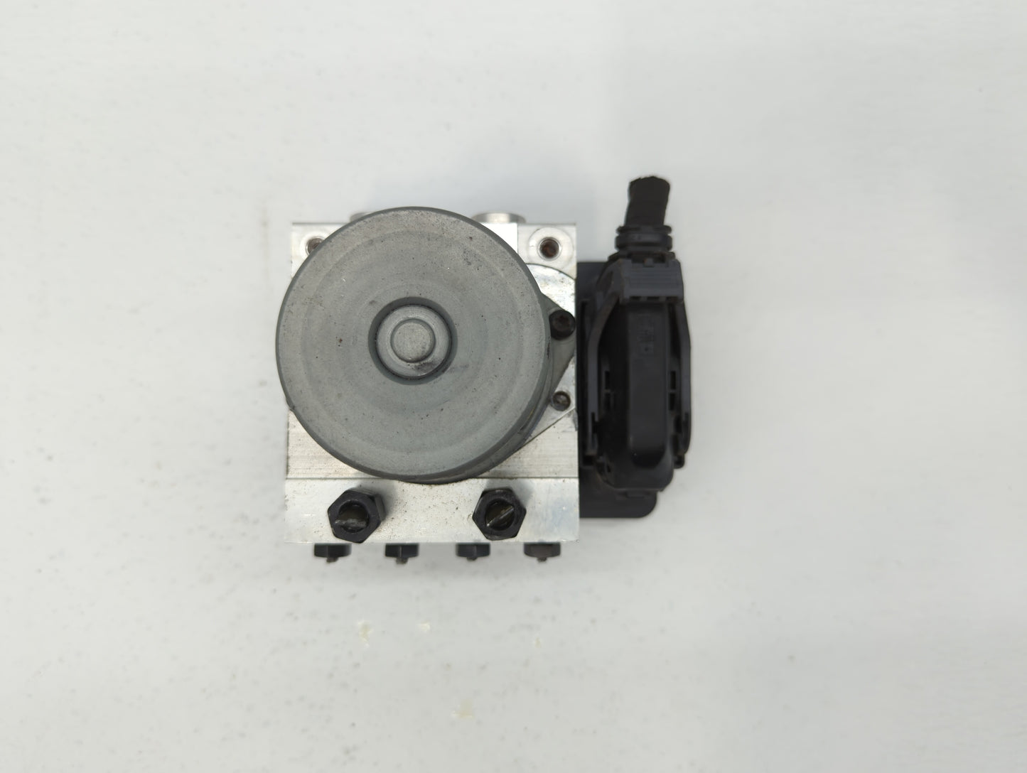 2016 Kia Soul ABS Pump Control Module Replacement P/N:58900-B2720 58920-B2720 Fits OEM Used Auto Parts - Oemusedautoparts1.c