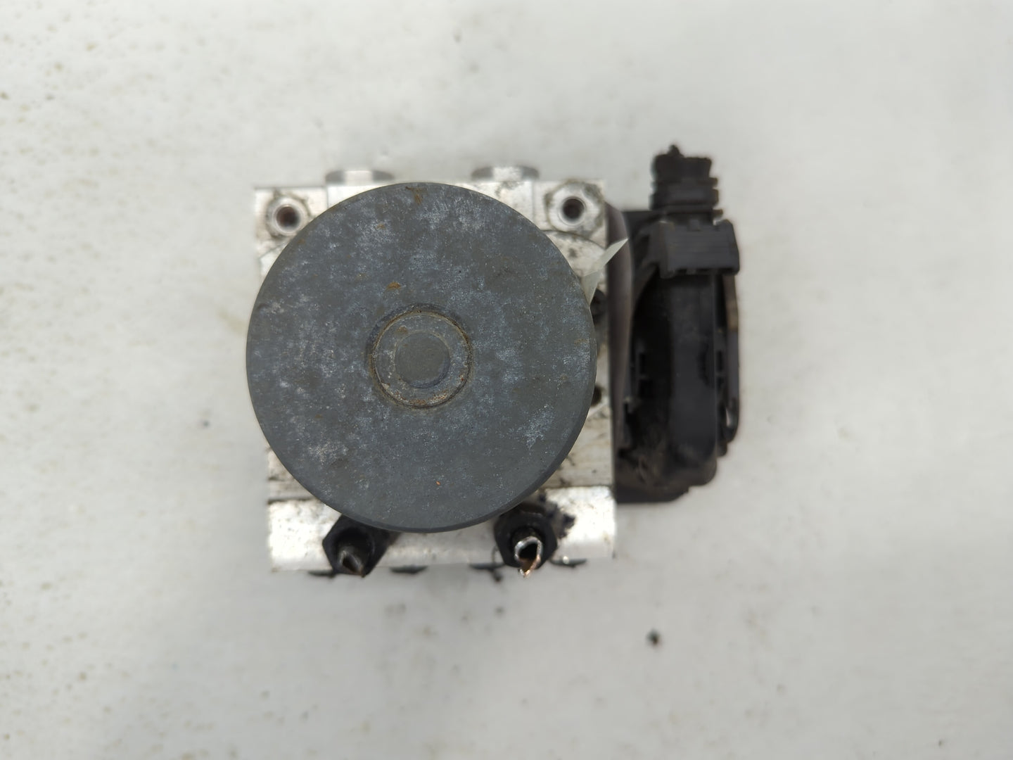 2016 Kia Soul ABS Pump Control Module Replacement P/N:58900-B2720 58920-B2720 Fits OEM Used Auto Parts - Oemusedautoparts1.c