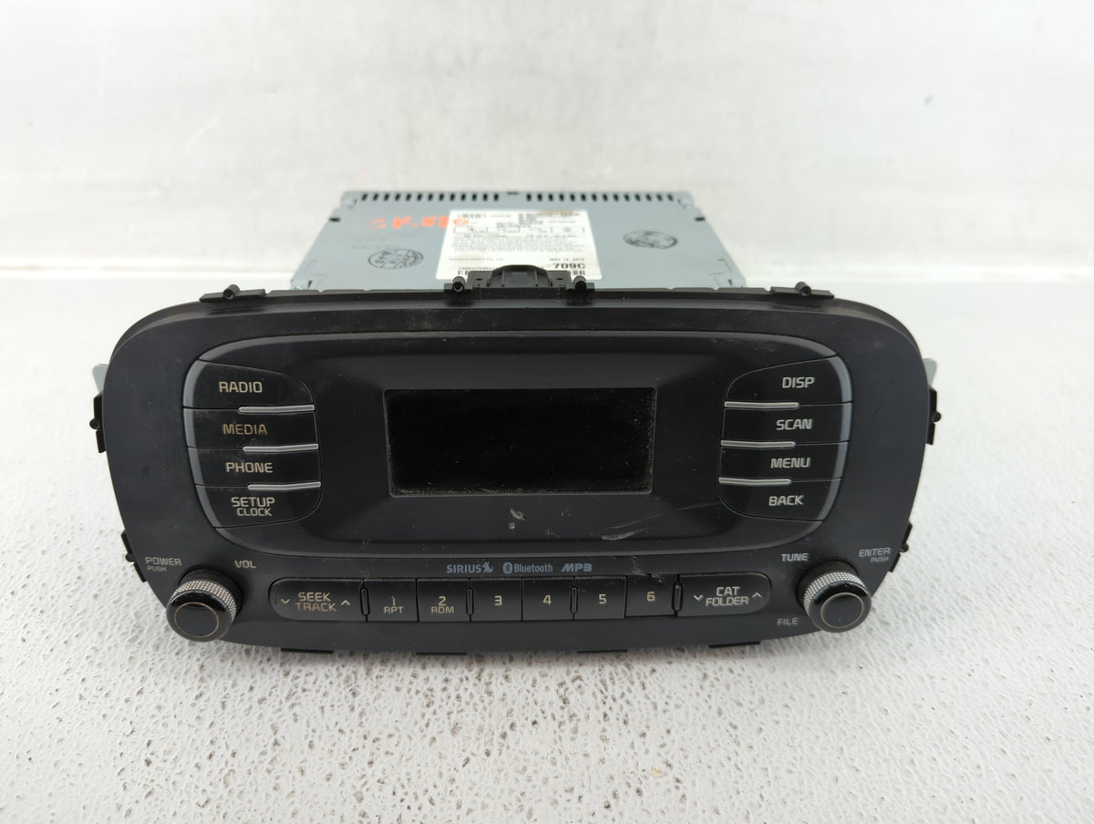 2014-2016 Kia Soul Am Fm Cd Player Radio Receiver 520223 - Oemusedautoparts1.com