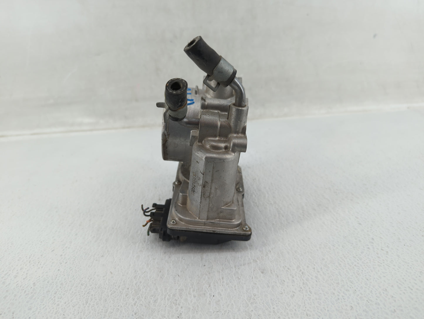 2014-2019 Kia Soul Throttle Body P/N:35100-2E000 Fits Fits 2011 2012 2013 2014 2015 2016 2017 2018 2019 2020 2021 OEM Used A