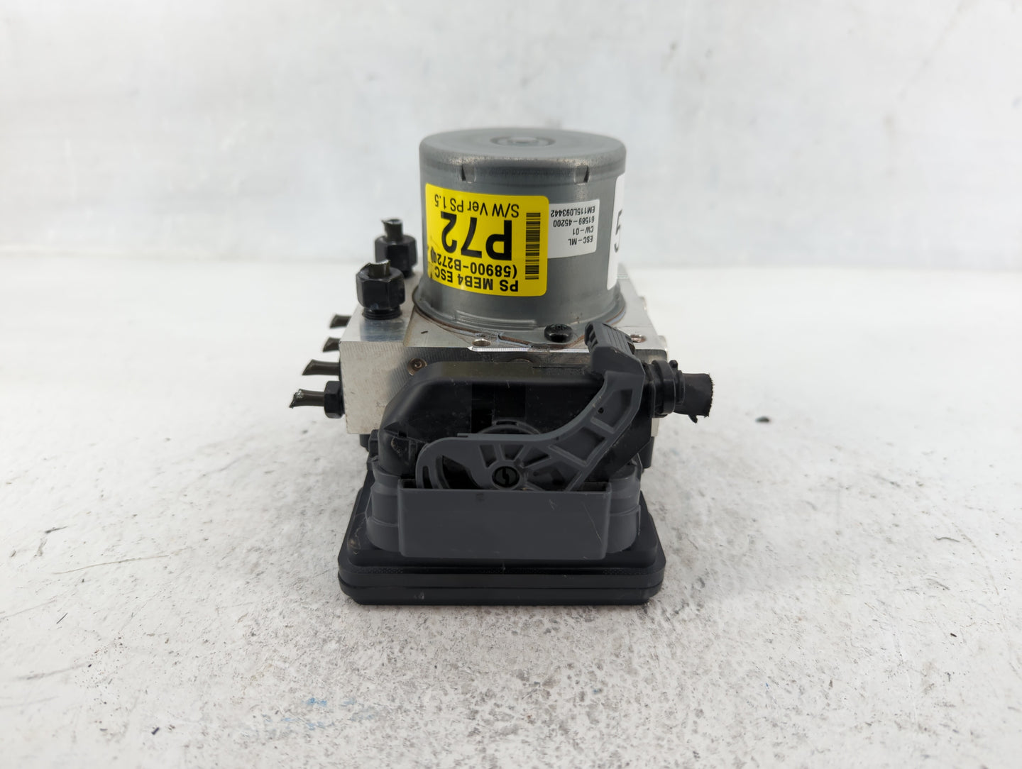 2016 Kia Soul ABS Pump Control Module Replacement P/N:61589-45200 Fits OEM Used Auto Parts - Oemusedautoparts1.com