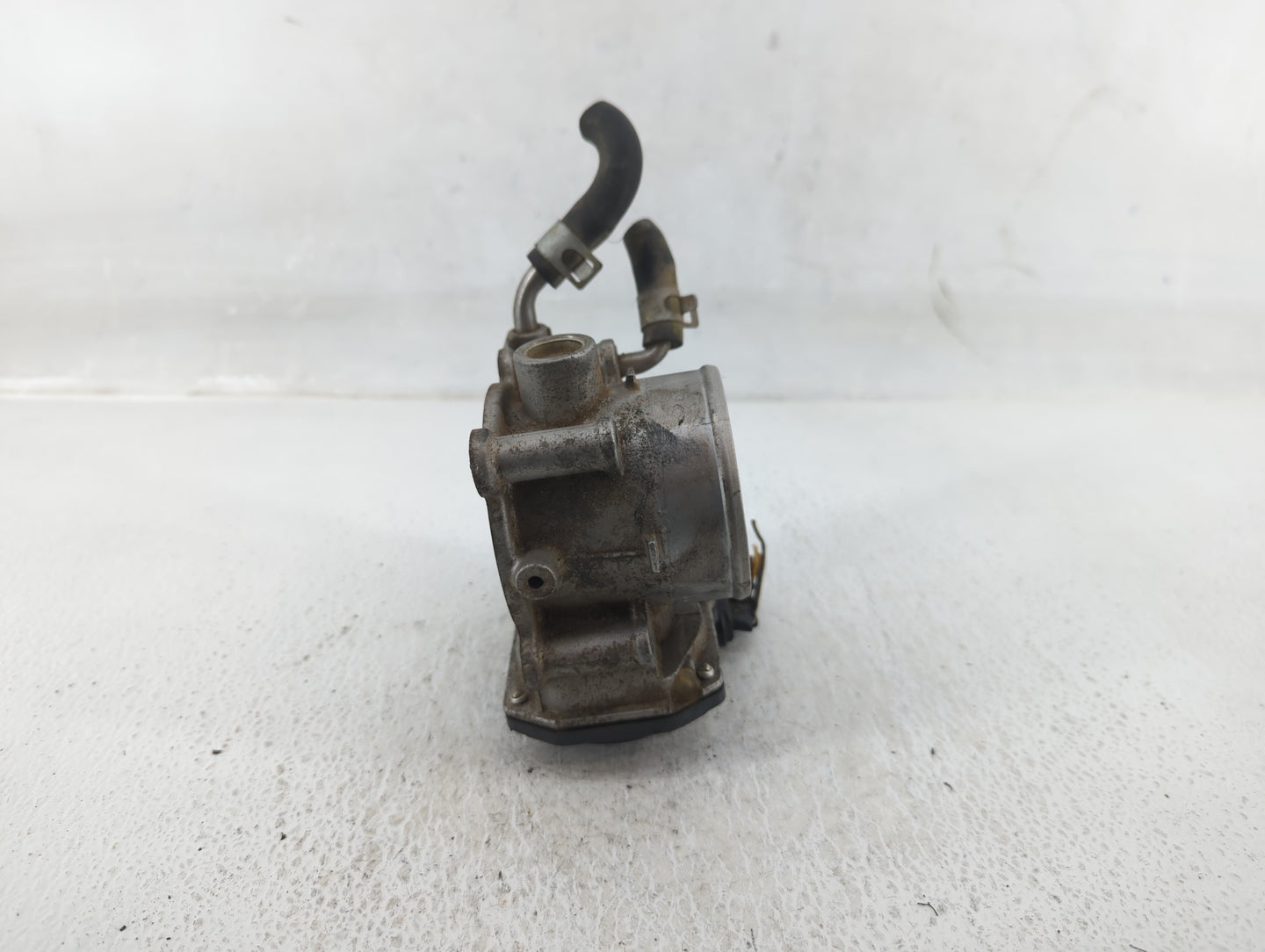 2014-2019 Kia Soul Throttle Body P/N:35100-2E000 Fits Fits 2011 2012 2013 2014 2015 2016 2017 2018 2019 2020 2021 OEM Used A
