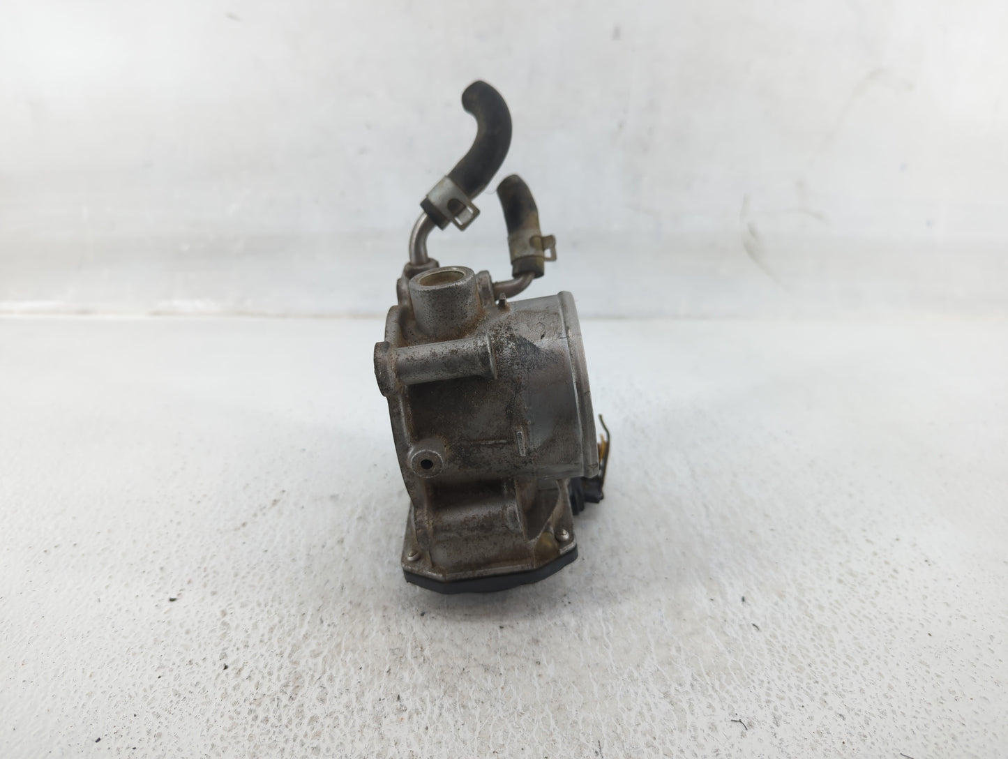 2014-2019 Kia Soul Throttle Body P/N:35100-2E000 Fits Fits 2011 2012 2013 2014 2015 2016 2017 2018 2019 2020 2021 OEM Used A