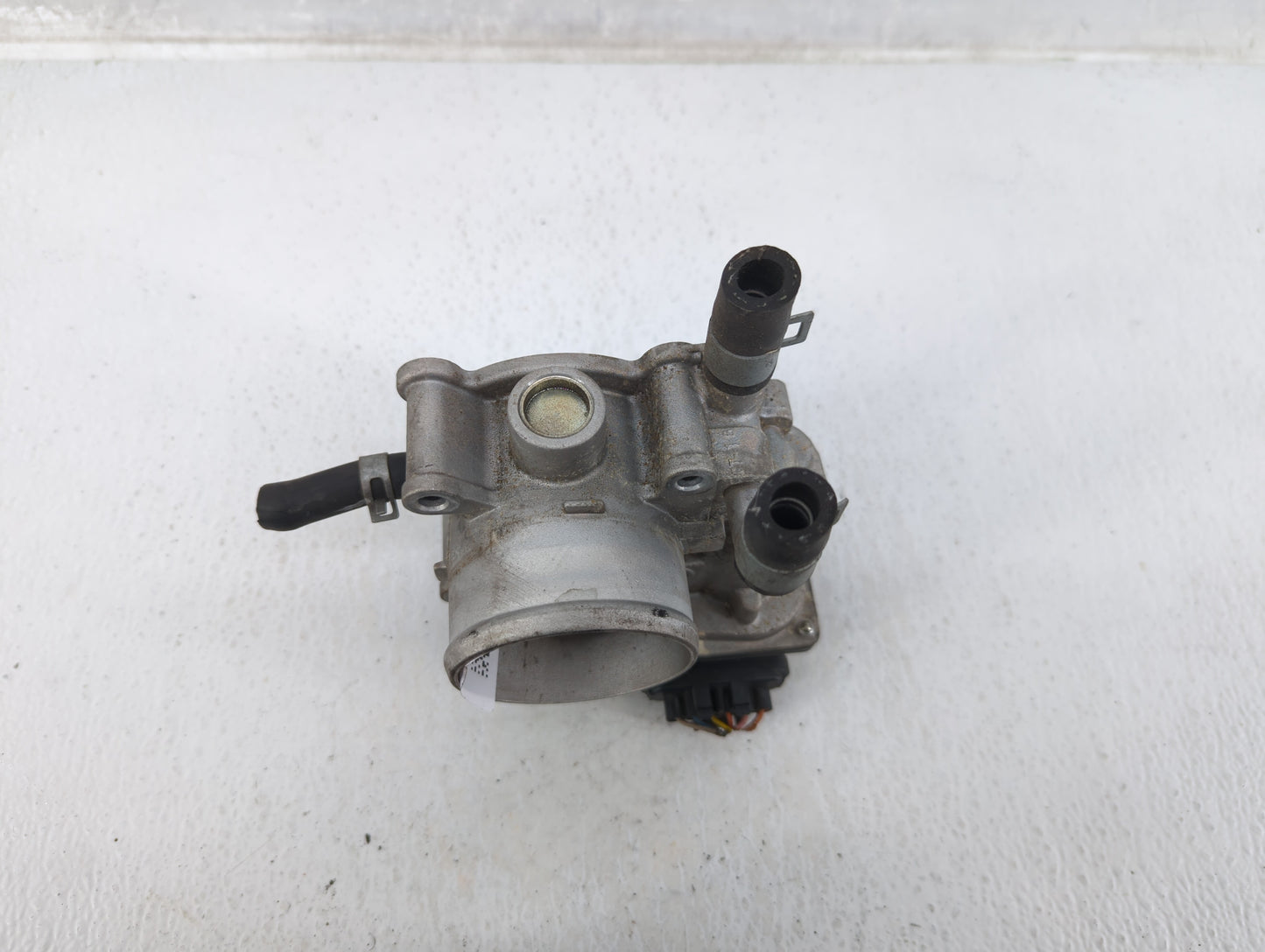 2012-2019 Kia Soul Throttle Body P/N:35100-2B300 Fits Fits 2012 2013 2014 2015 2016 2017 2018 2019 OEM Used Auto Parts - Oem