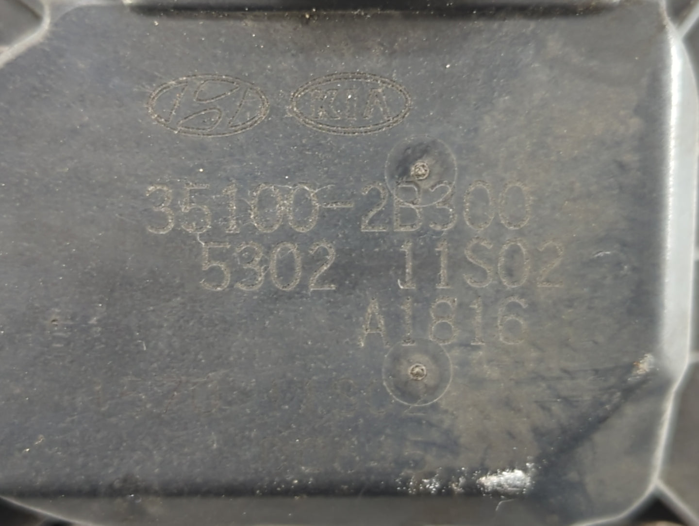 2012-2019 Kia Soul Throttle Body P/N:35100-2B300 Fits Fits 2012 2013 2014 2015 2016 2017 2018 2019 OEM Used Auto Parts - Oem