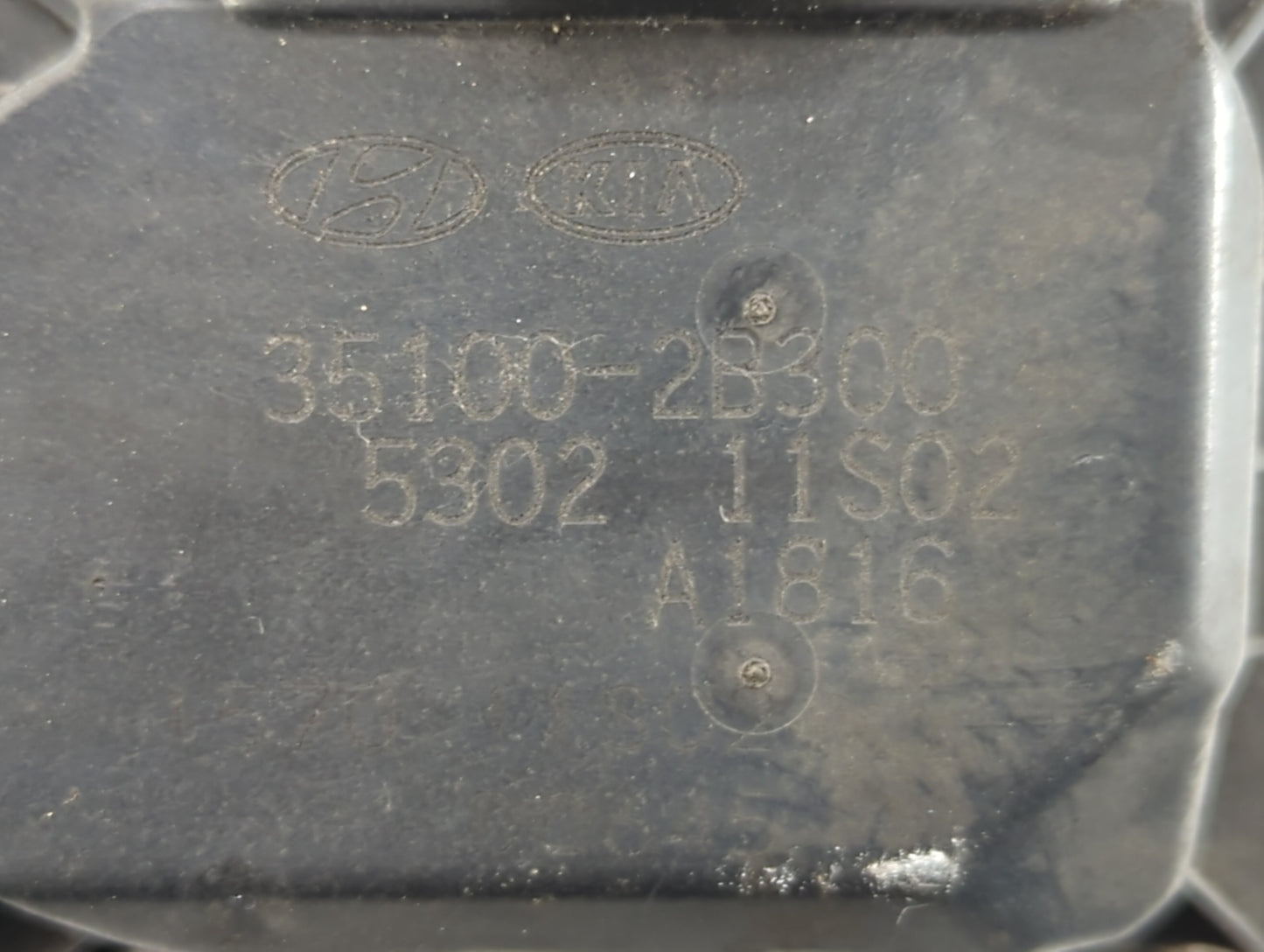 2012-2019 Kia Soul Throttle Body P/N:35100-2B300 Fits Fits 2012 2013 2014 2015 2016 2017 2018 2019 OEM Used Auto Parts - Oem