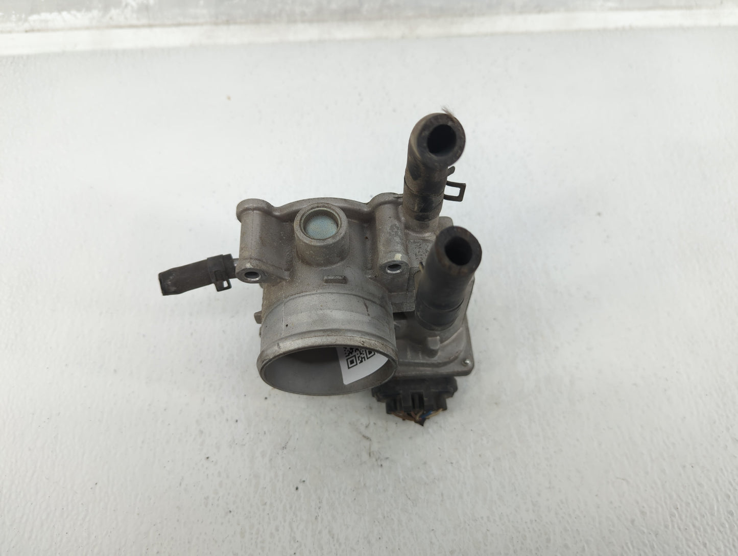 2012-2019 Kia Soul Throttle Body P/N:35100-2B300 Fits Fits 2012 2013 2014 2015 2016 2017 2018 2019 OEM Used Auto Parts - Oem