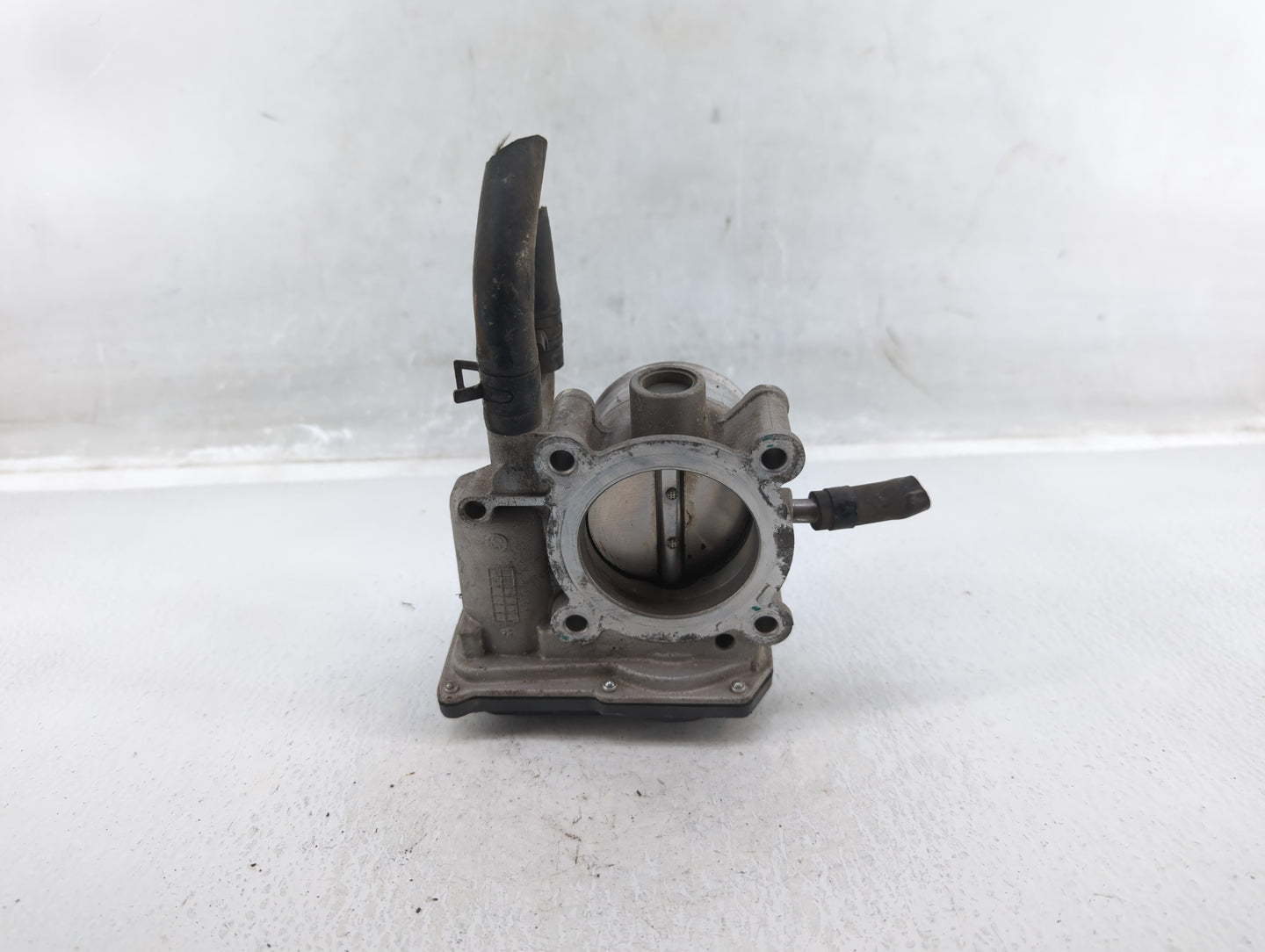 2012-2019 Kia Soul Throttle Body P/N:35100-2B300 Fits Fits 2012 2013 2014 2015 2016 2017 2018 2019 OEM Used Auto Parts - Oem